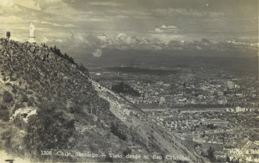 Cerro San Cristobal y Santiago desde el aire en 1957