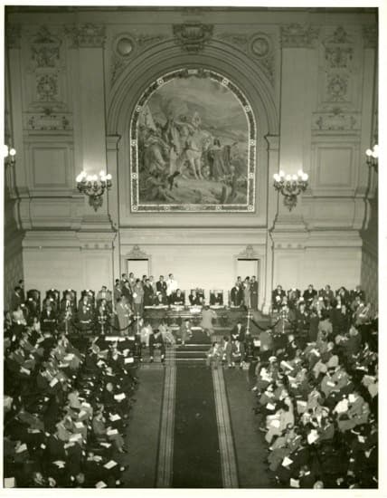 Presidente Gonzalez Videla en el ex Congreso Nacional en 1946