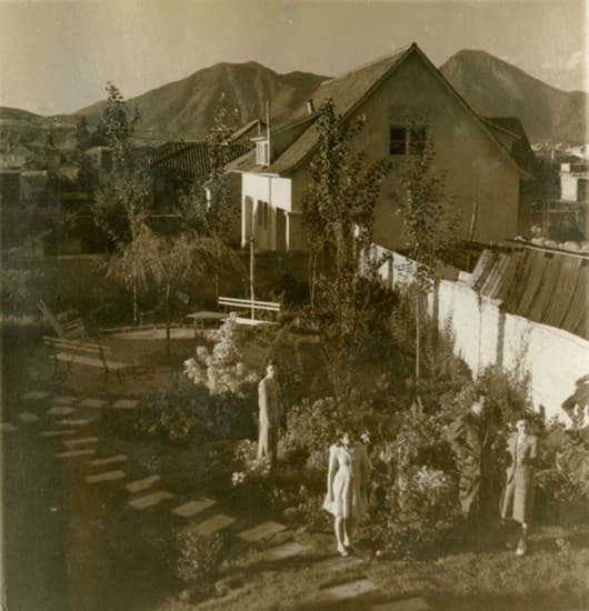 Jardín de una casa de calle Presidente Errazuriz de Santiago en 1945