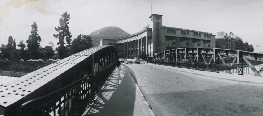 Puente Pio Nono y Facultad de Derecho en 1950