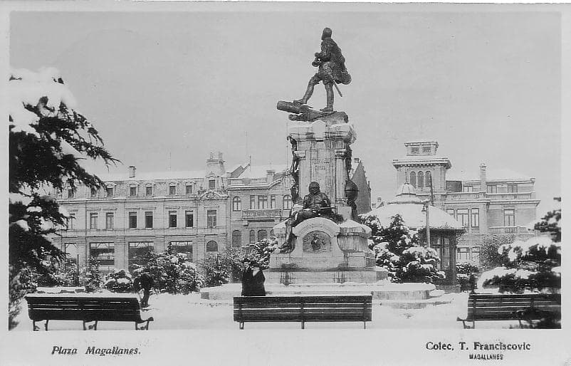 Plaza Muñoz Gamero nevada en 1920
