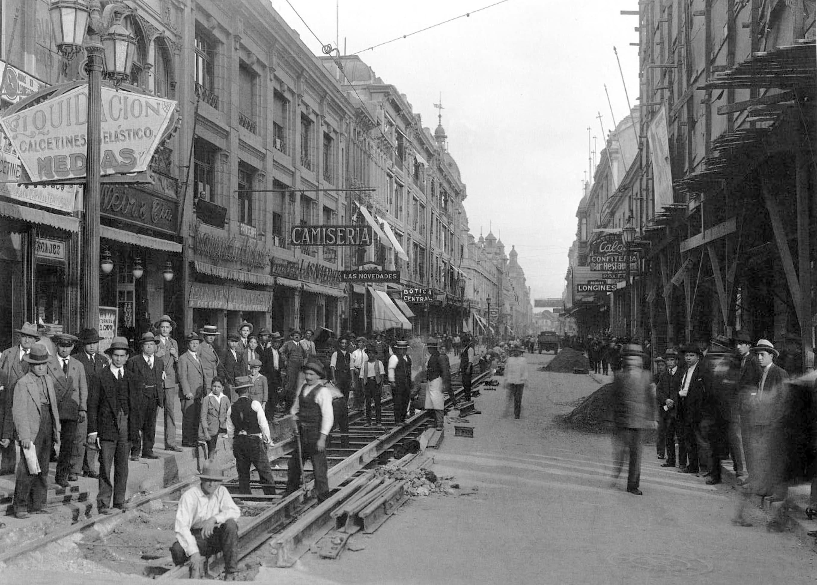 Instalación de líneas de tranvías en Calle Ahumada, 1930