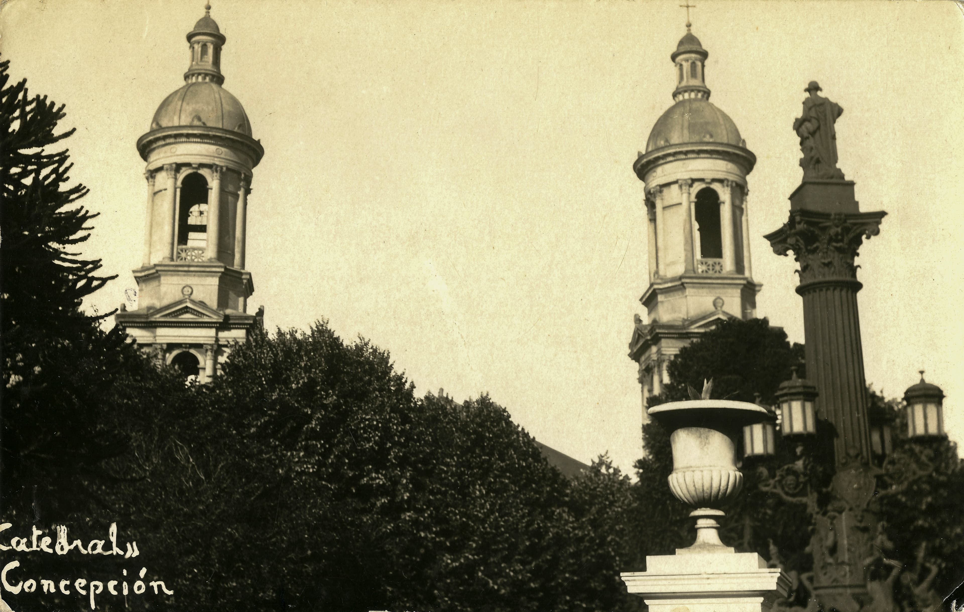 Las torres de la antigua Catedral de Concepción, 1930