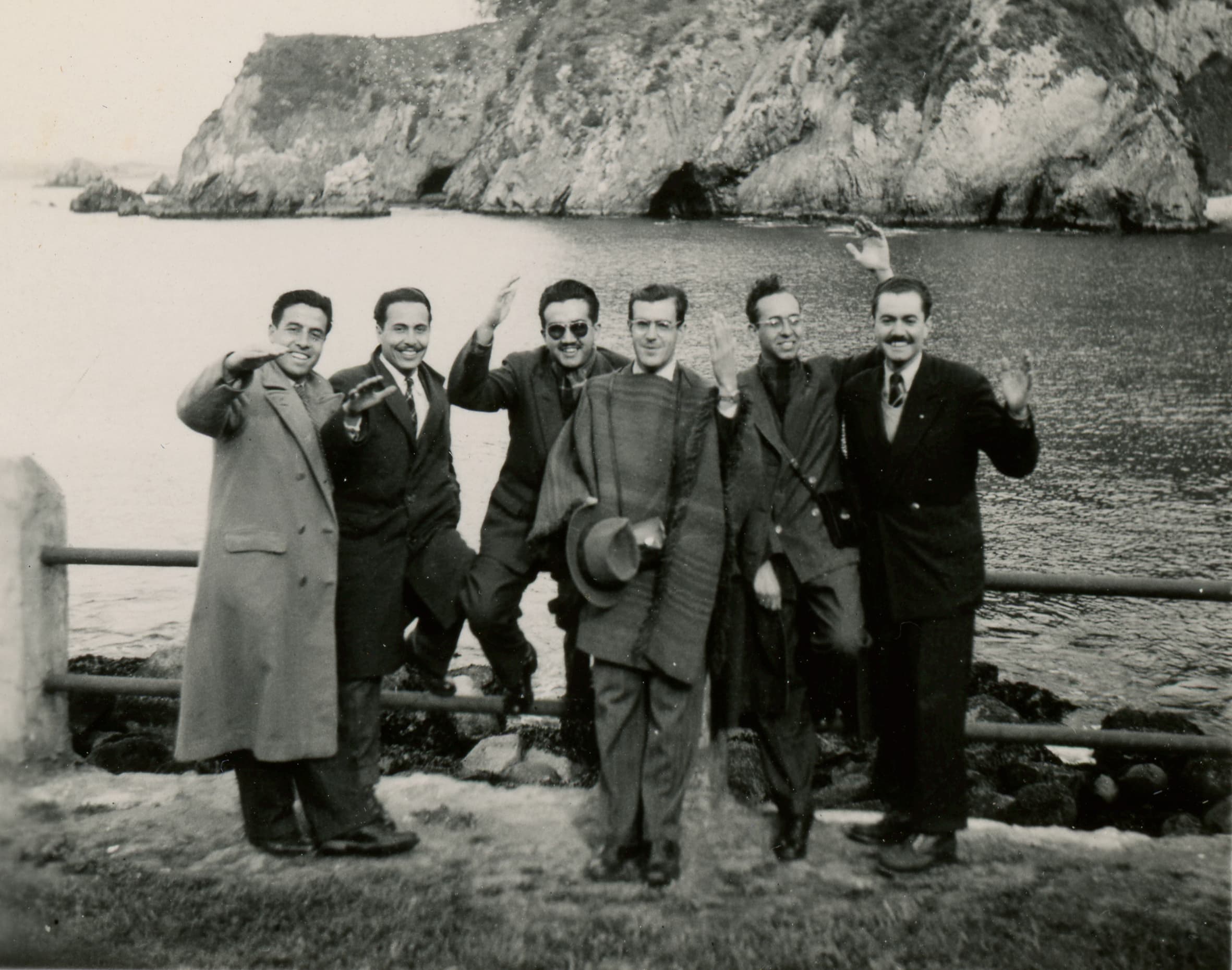 Jóvenes en la Playa Ramuntcho en 1949