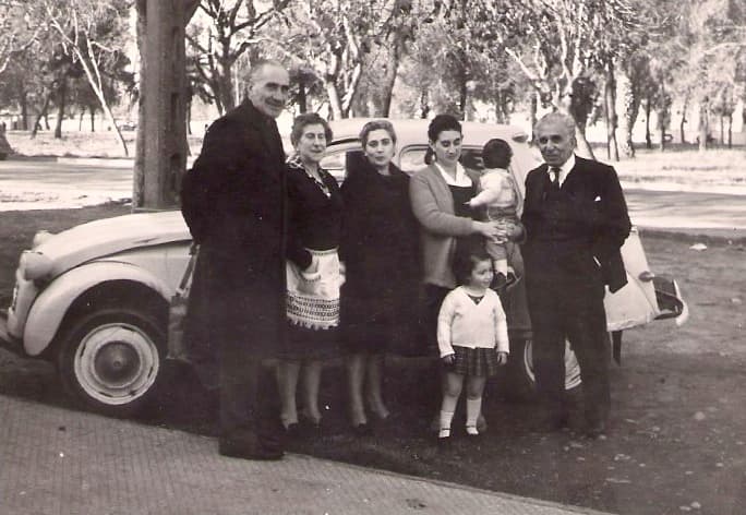 Familia en Avenida Beaucheff en 1965