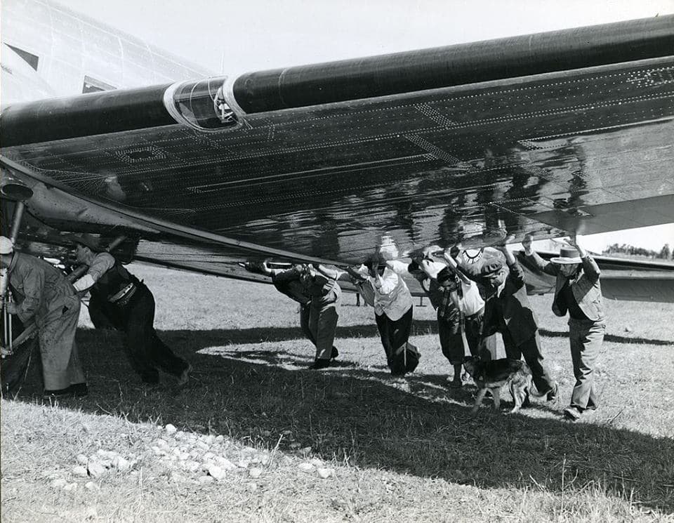 Avión en aeródromo de Chillán, 1944