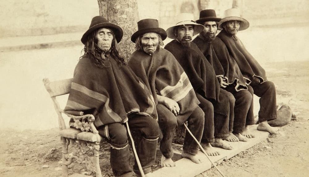 Caciques en Plaza de Osorno en 1900