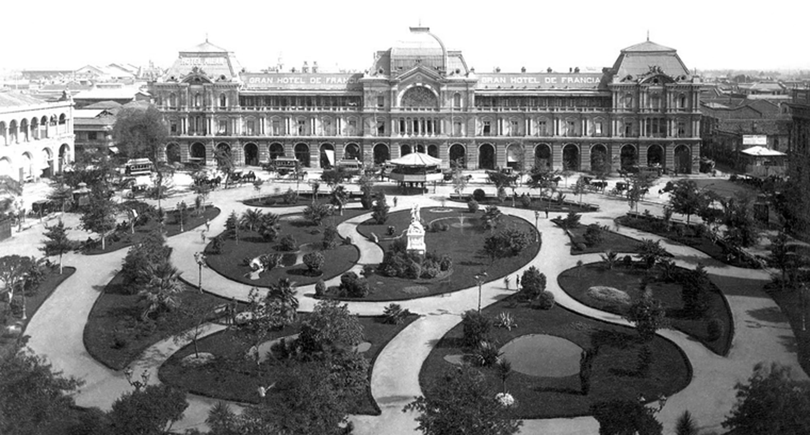 Plaza de Armas de Santiago en 1890