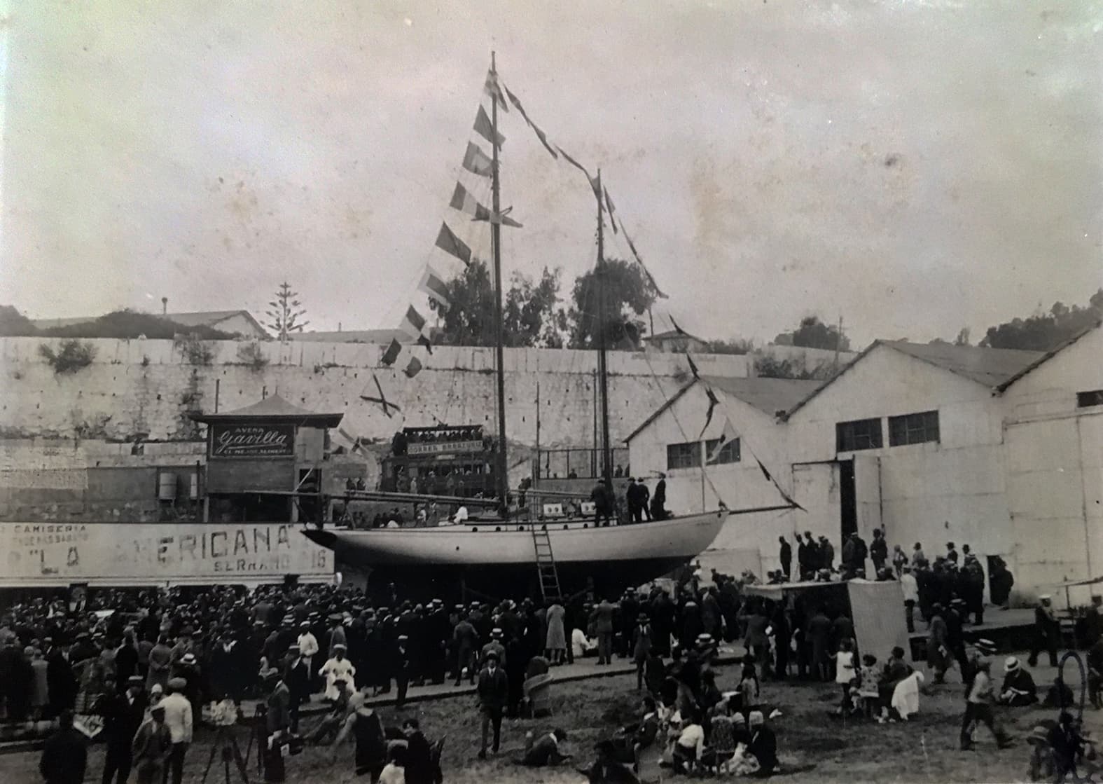 Lanzamiento de Yate Quivolgo, años 20s
