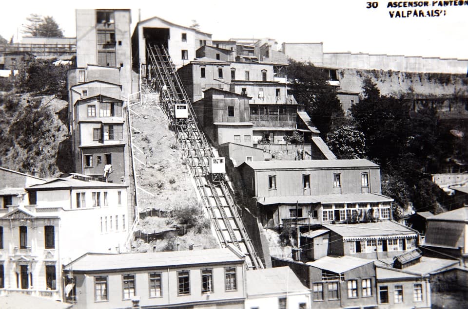 Ascensor Panteon de Valparaíso circa 1930