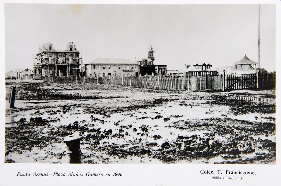 Plaza Muñoz Gamero de Punta Arenas en 1896