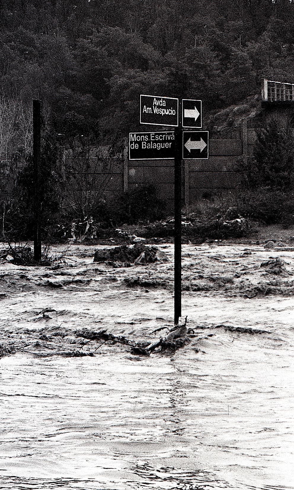 Salida del Río Mapocho en 1986