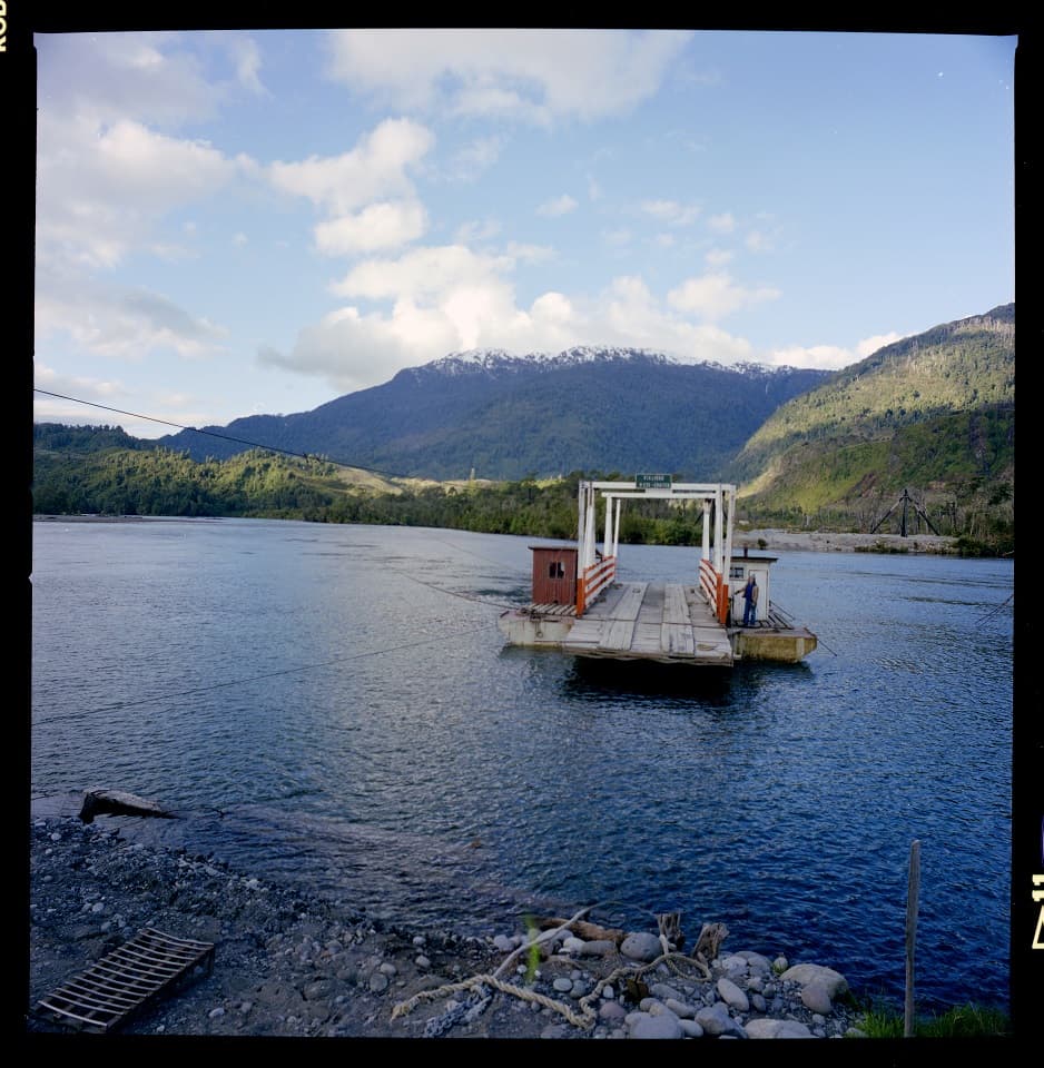 Cruce del río Yelcho en 1990