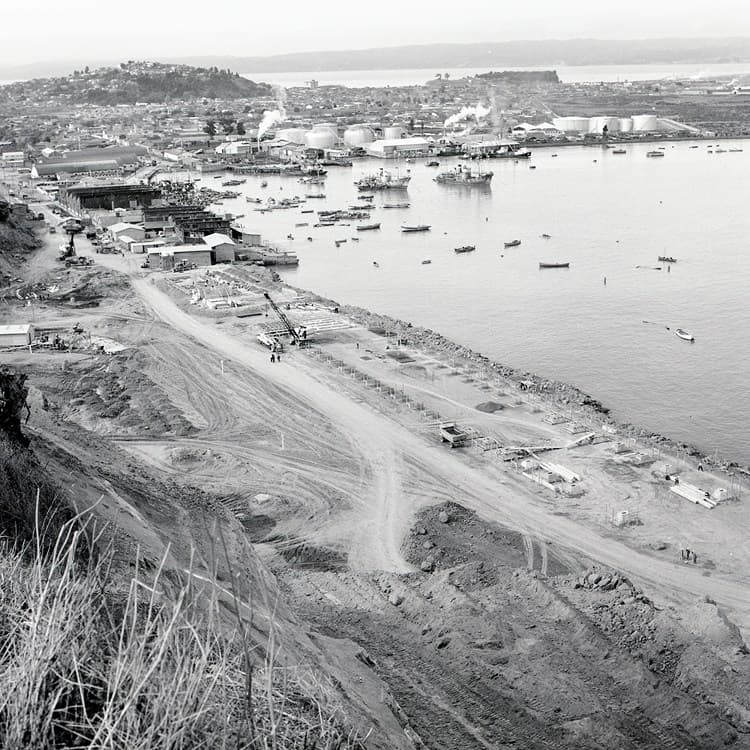 Construcción del puerto de San Vicente en 1976