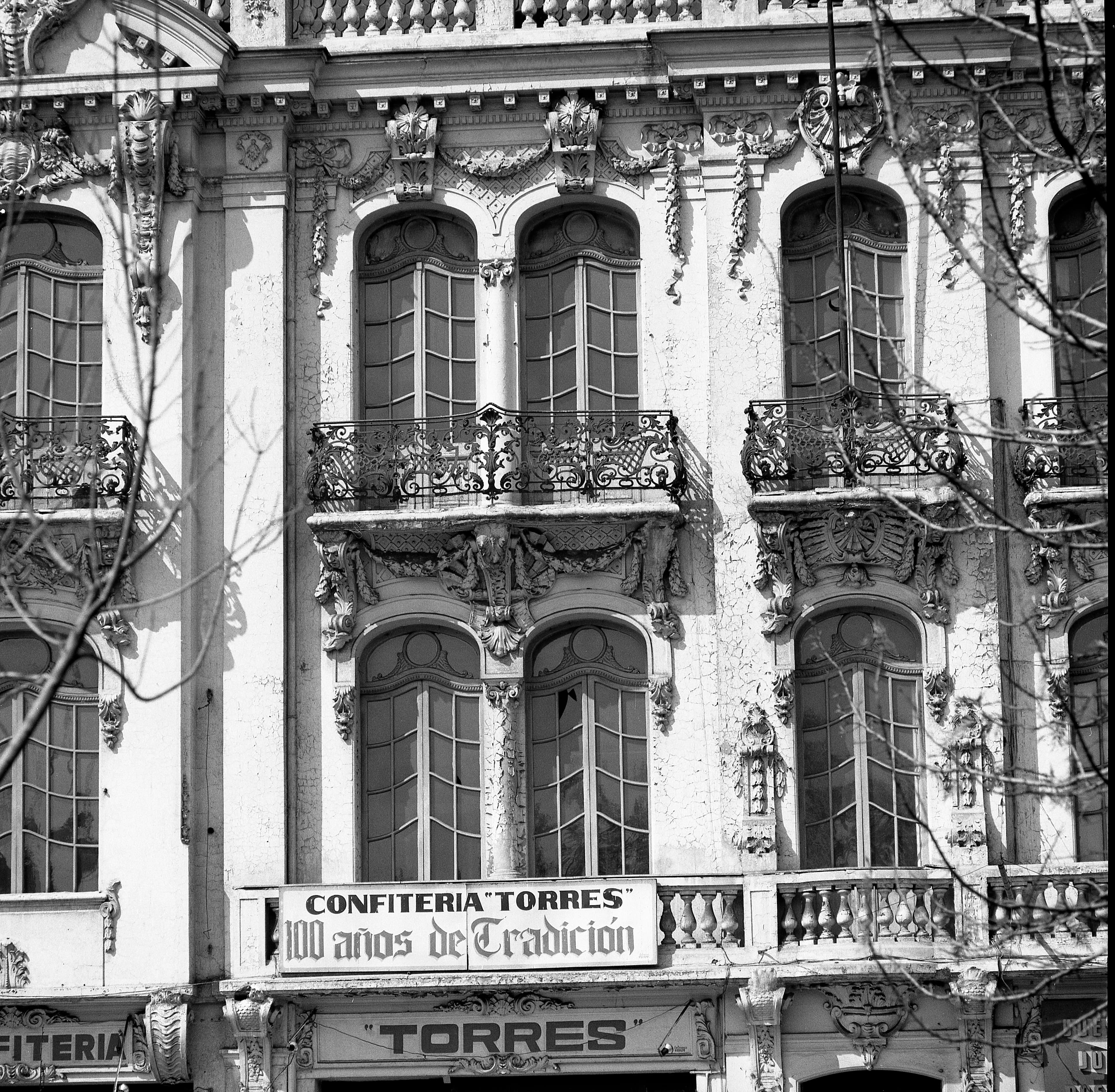 Palacio Íñiguez de Santiago, 1975