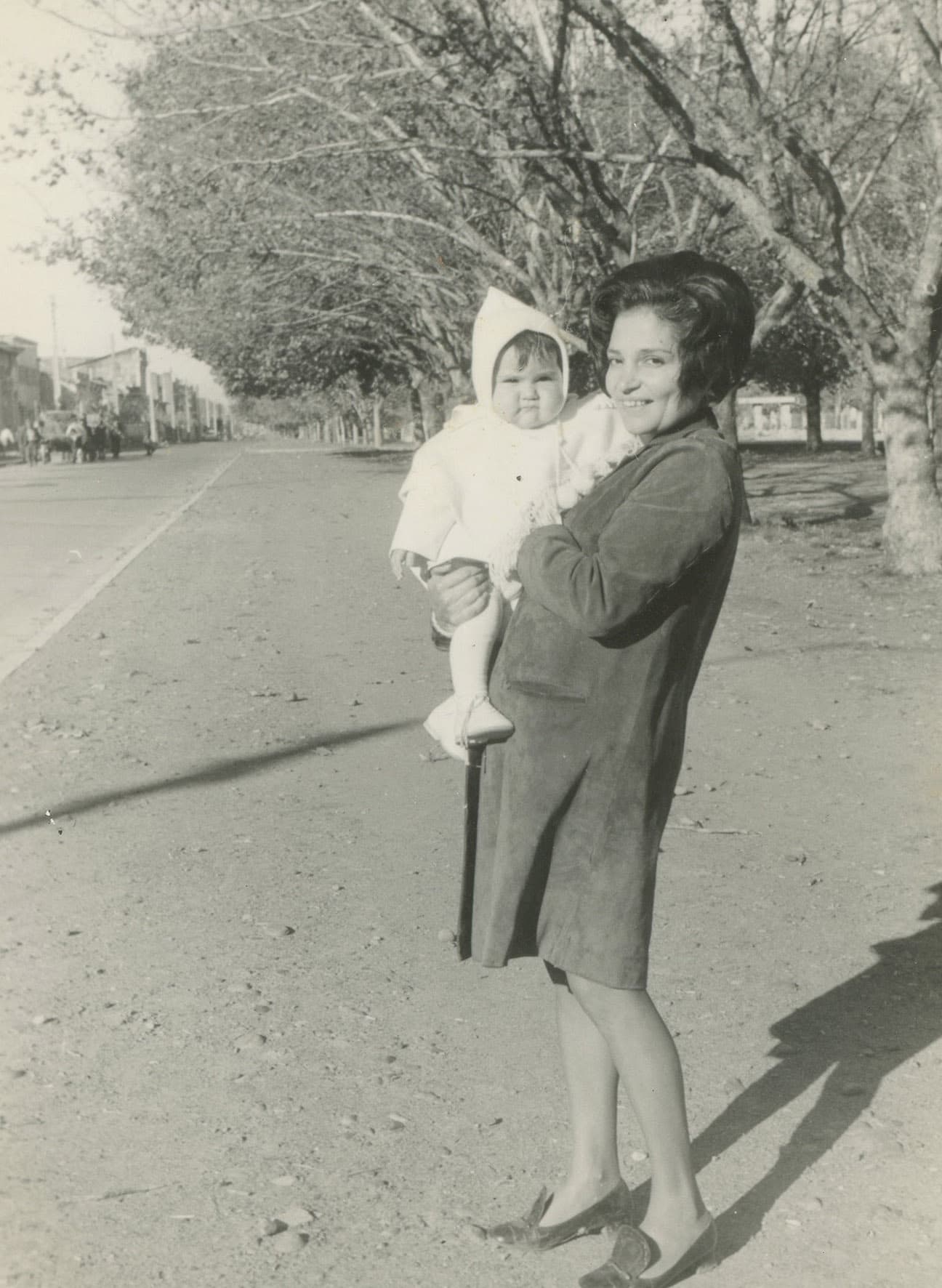 Madre e hijo en Talca en 1969