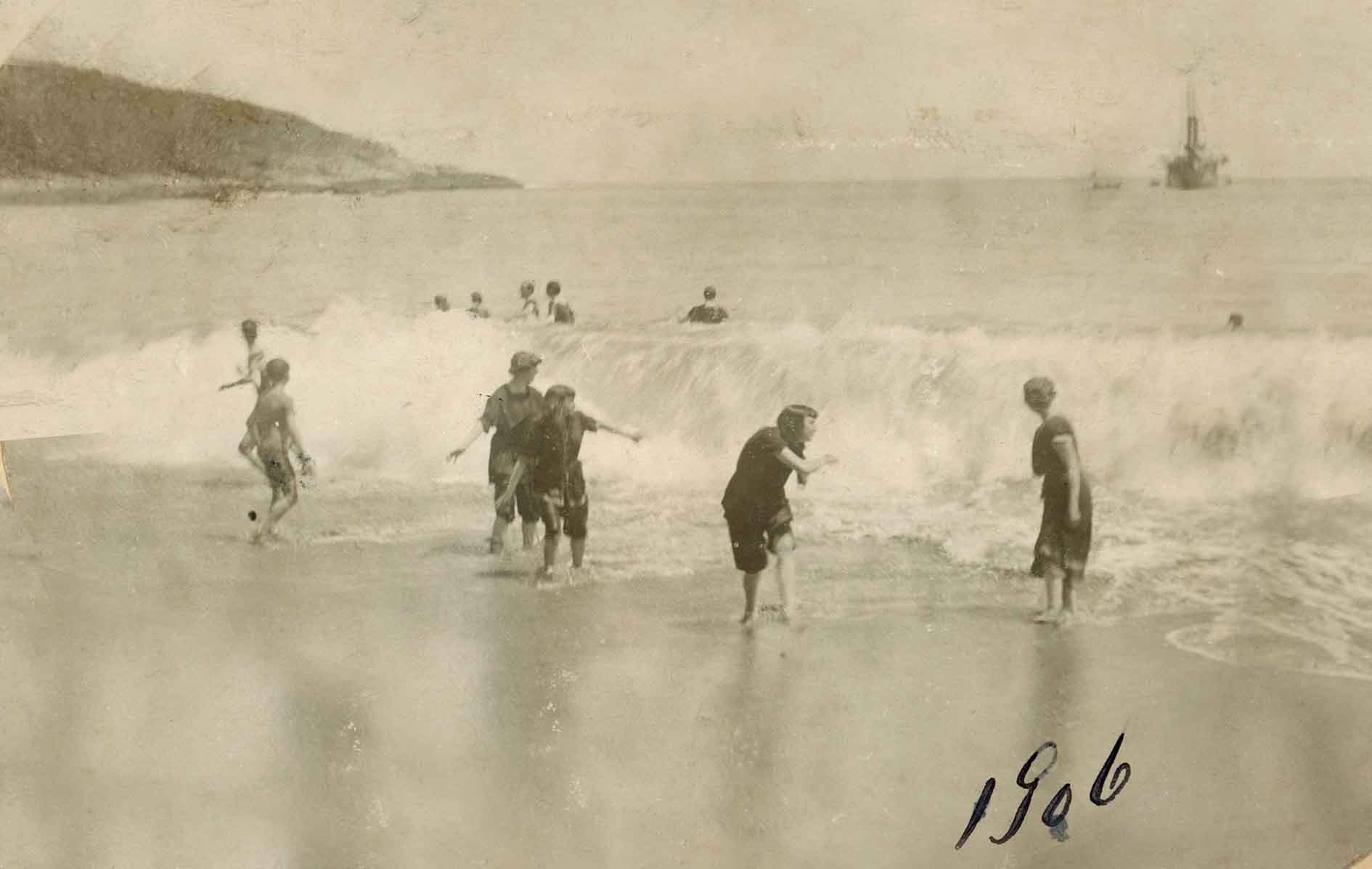 Playa de Zapallar en 1906