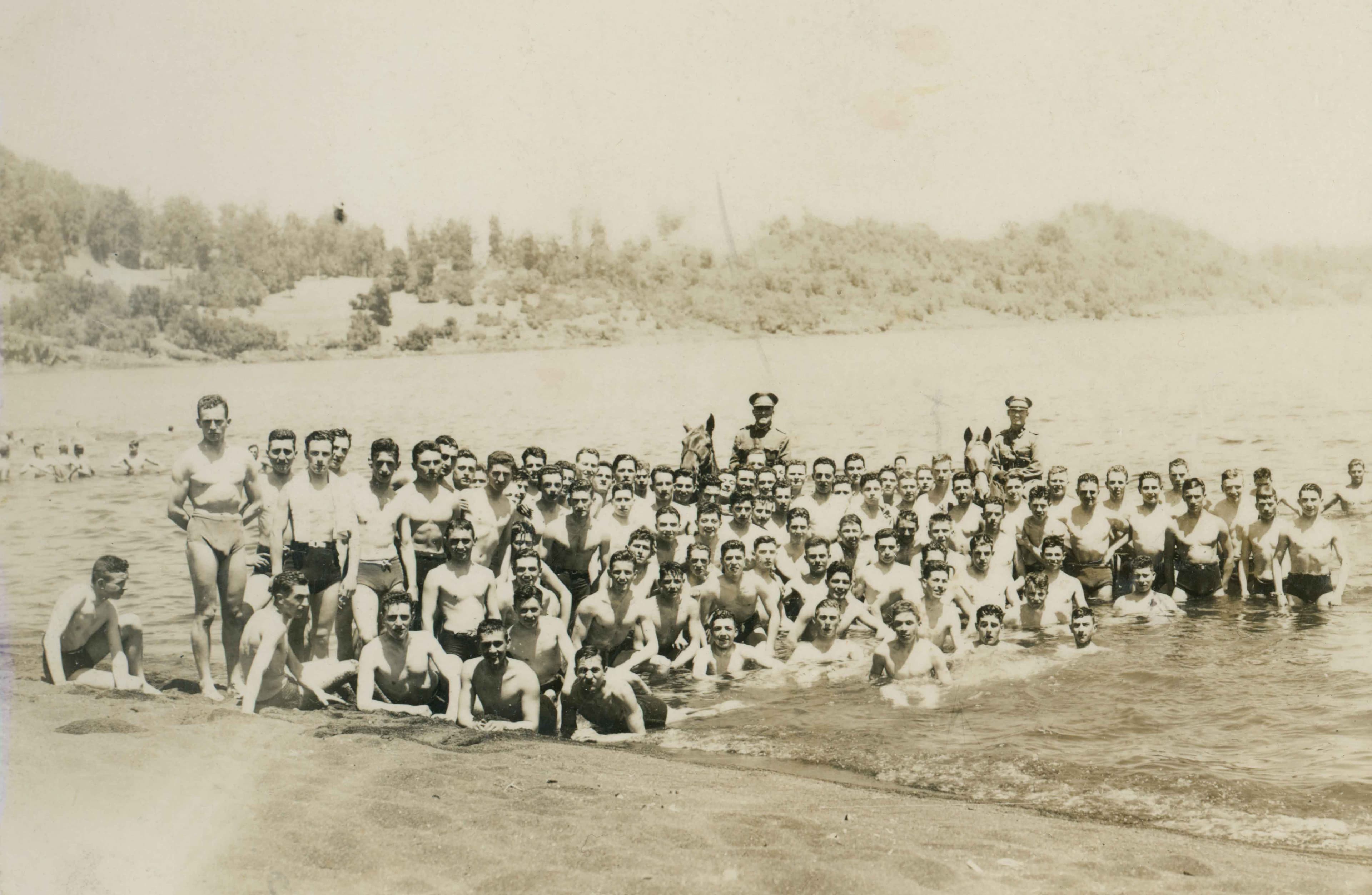 Cadetes en Pucón, 1943