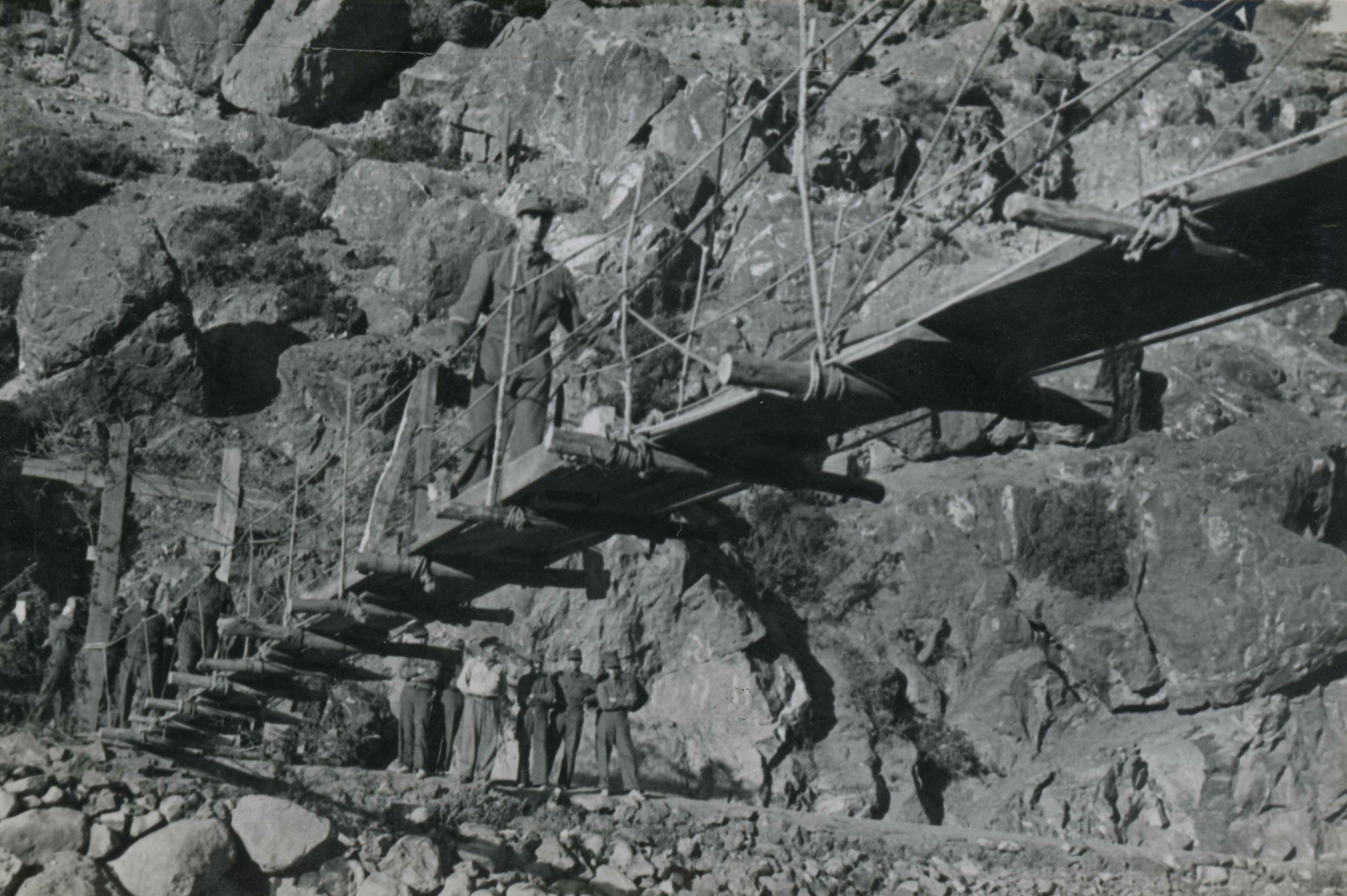 Pasarela sobre el Río Aconcagua en 1946