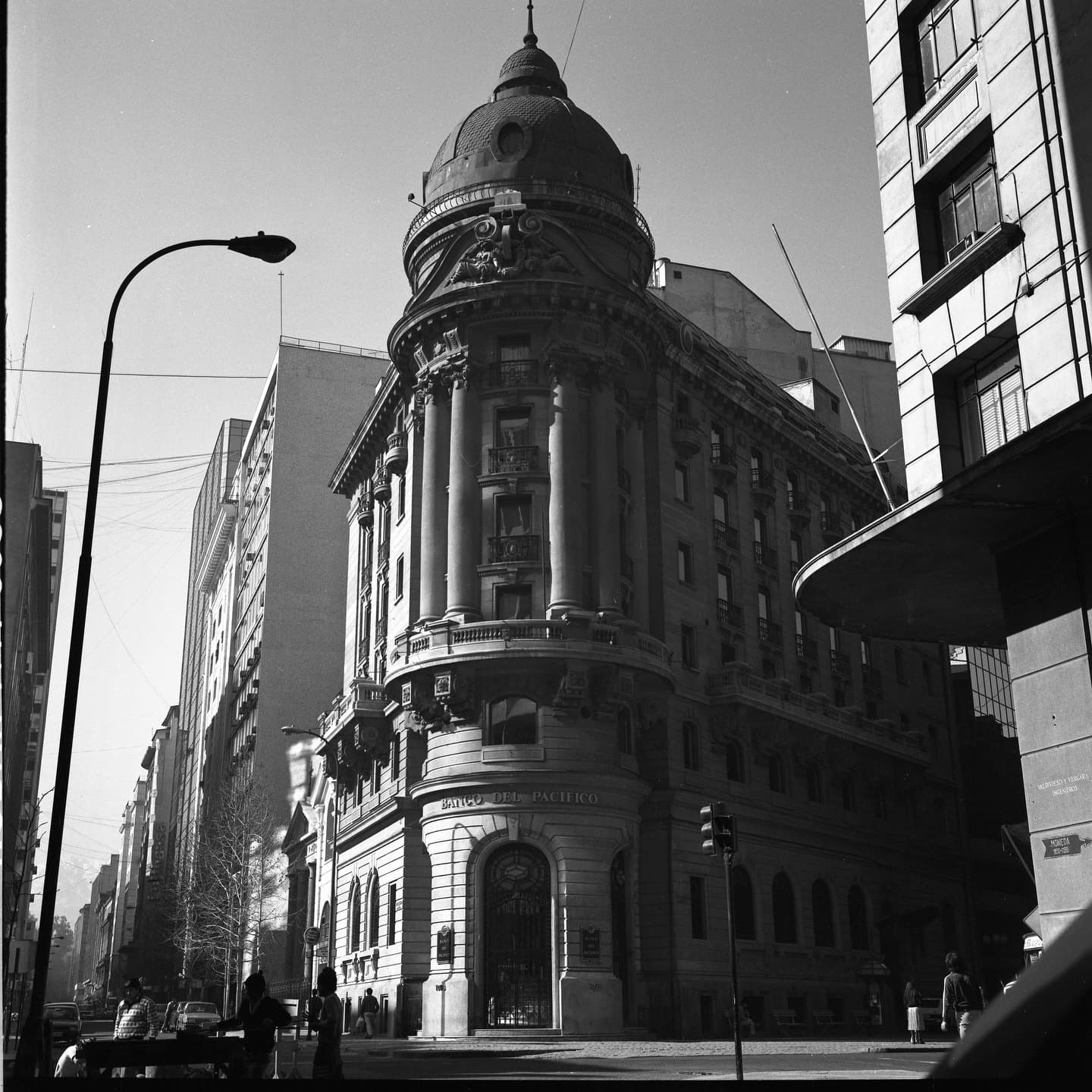 Banco del Pacifico, ex hotel Mundial en el 1982