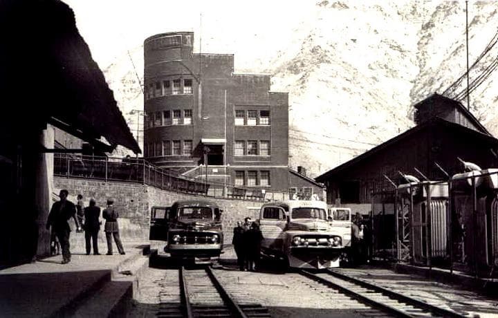Automóviles en Sewell, ca. 1952