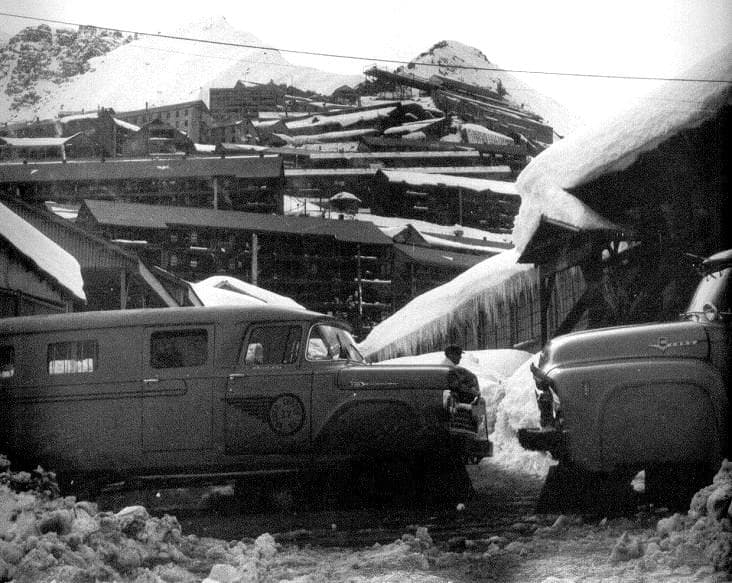 Automóviles a los pies de Sewell, ac. 1930