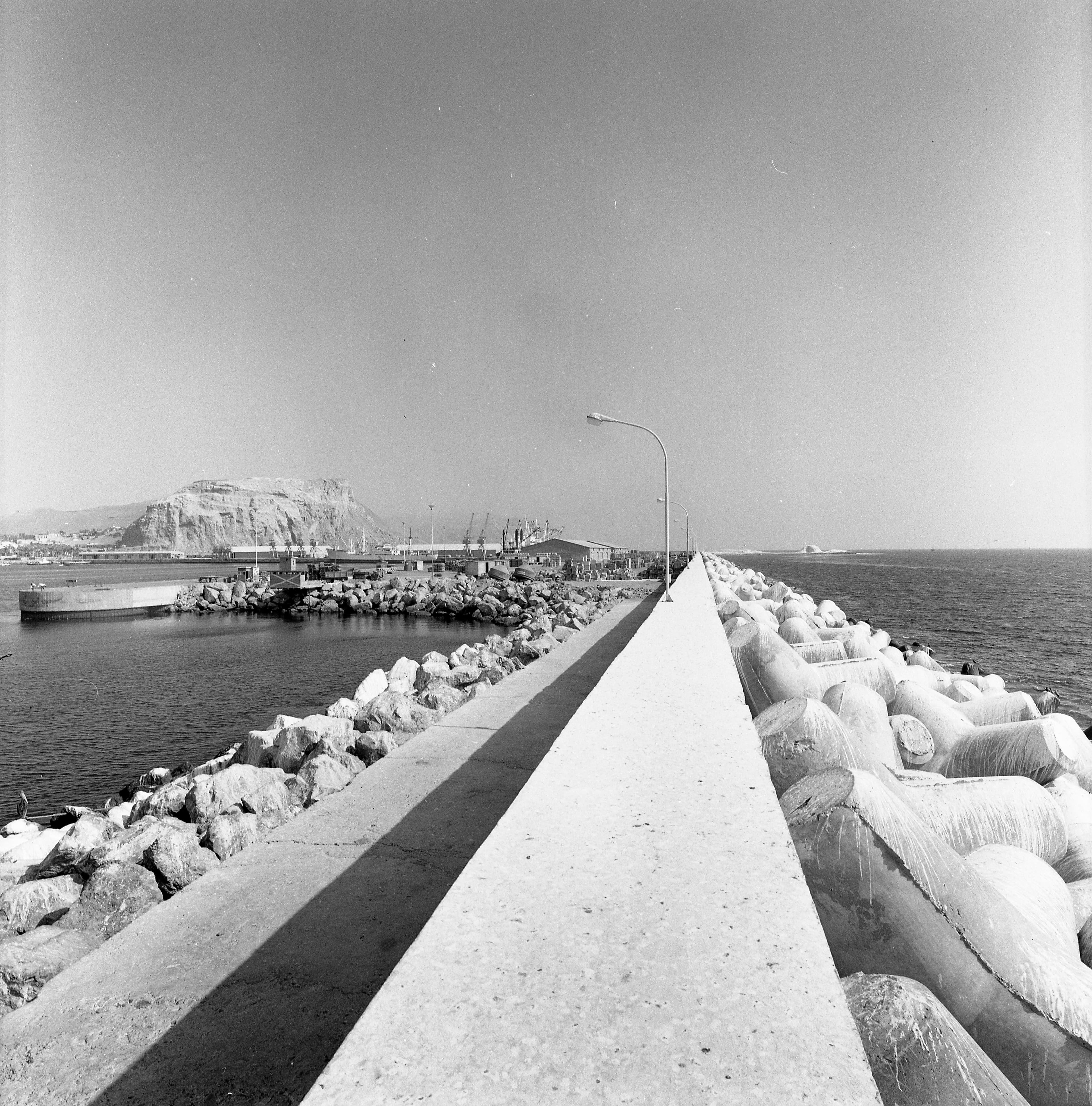 Puerto Arica-Tetrápodos en 1969