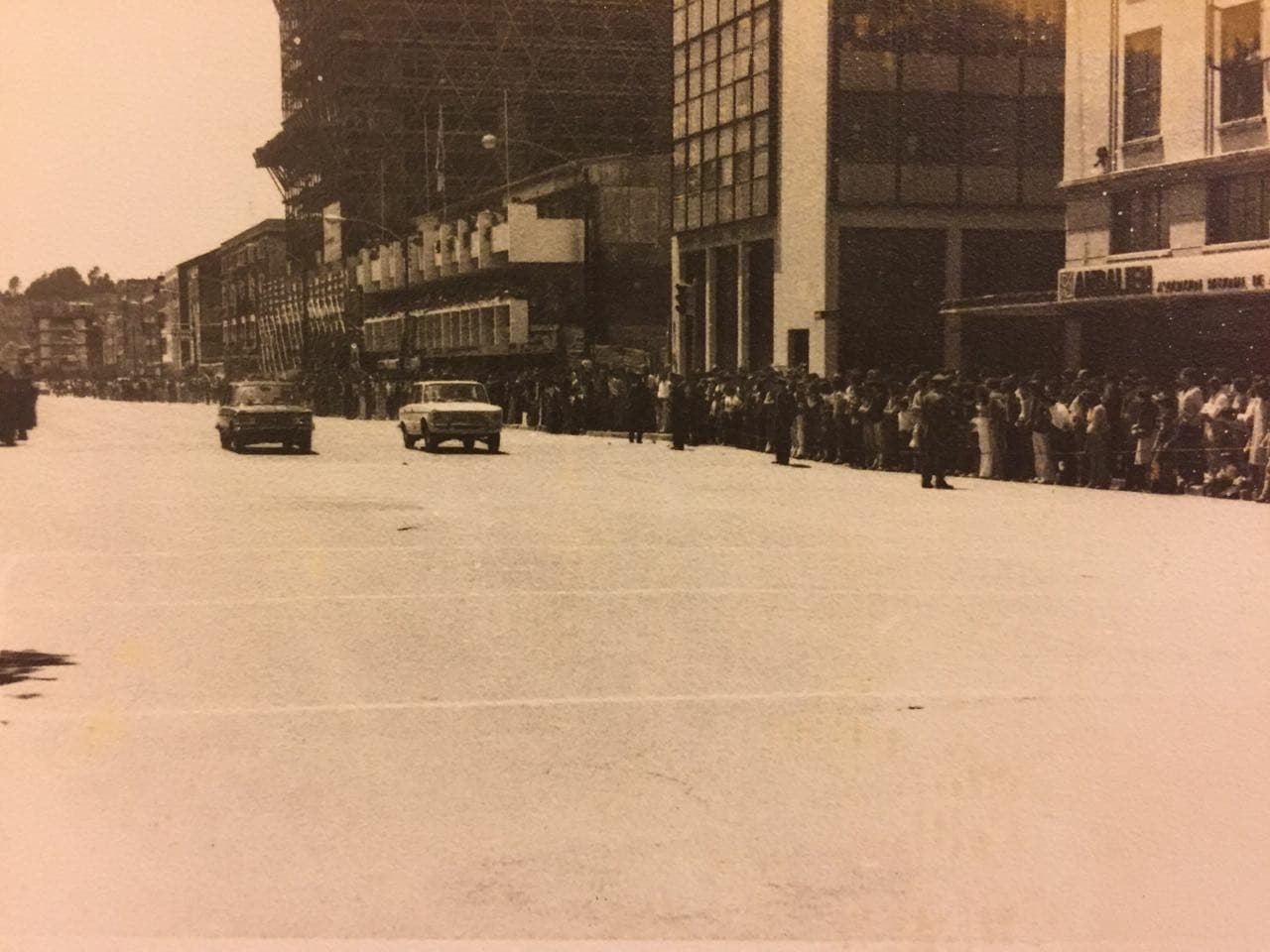 Carrera de regularidad en pleno centro de Concepción, 1977