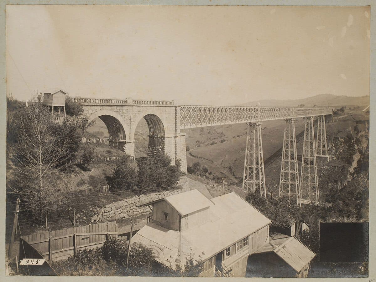 Viaducto del Malleco desde Molino "El Globo". Collipulli. Década de 1890