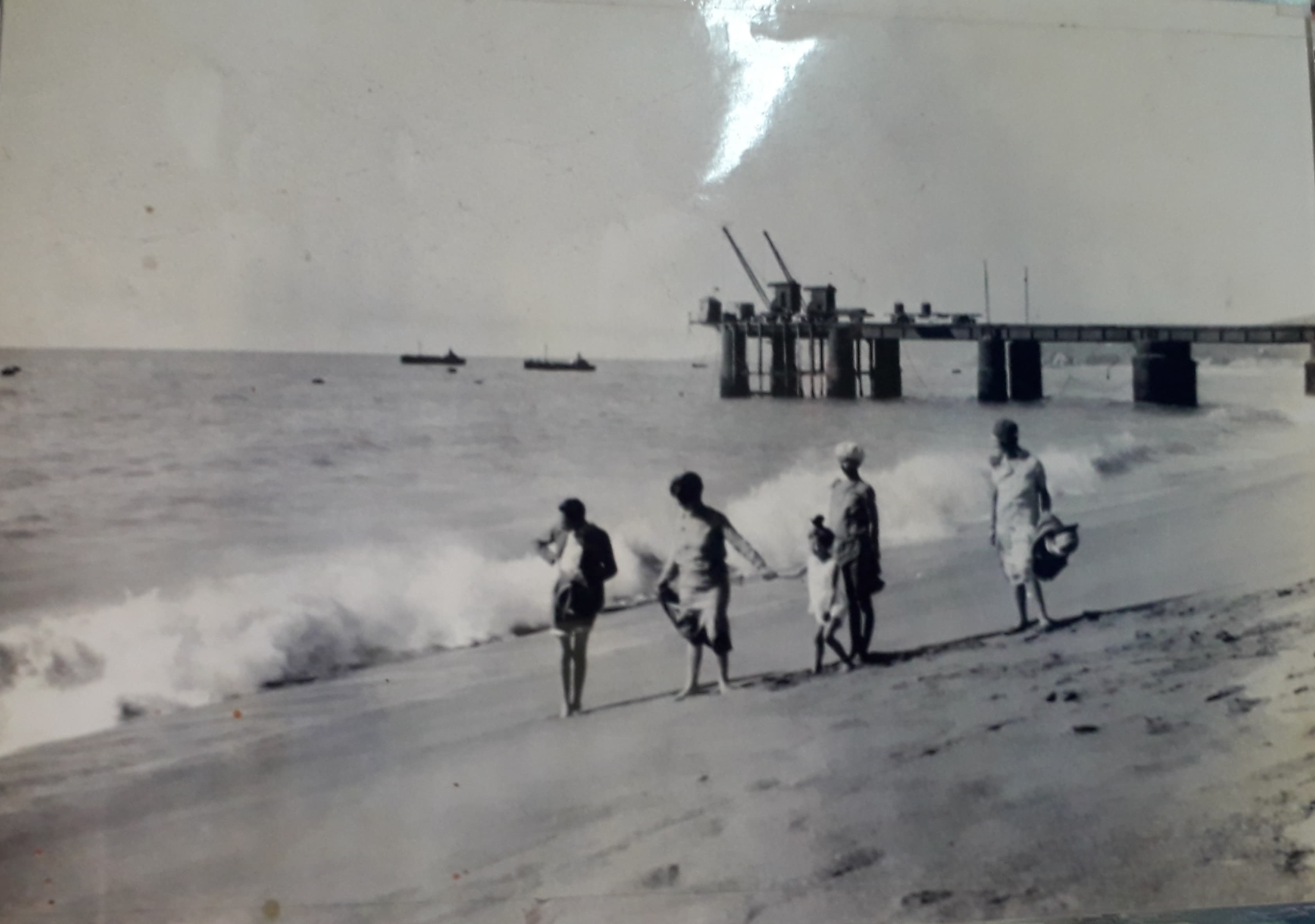 Muelle Vergara, previo a 1937, antes de la grúa