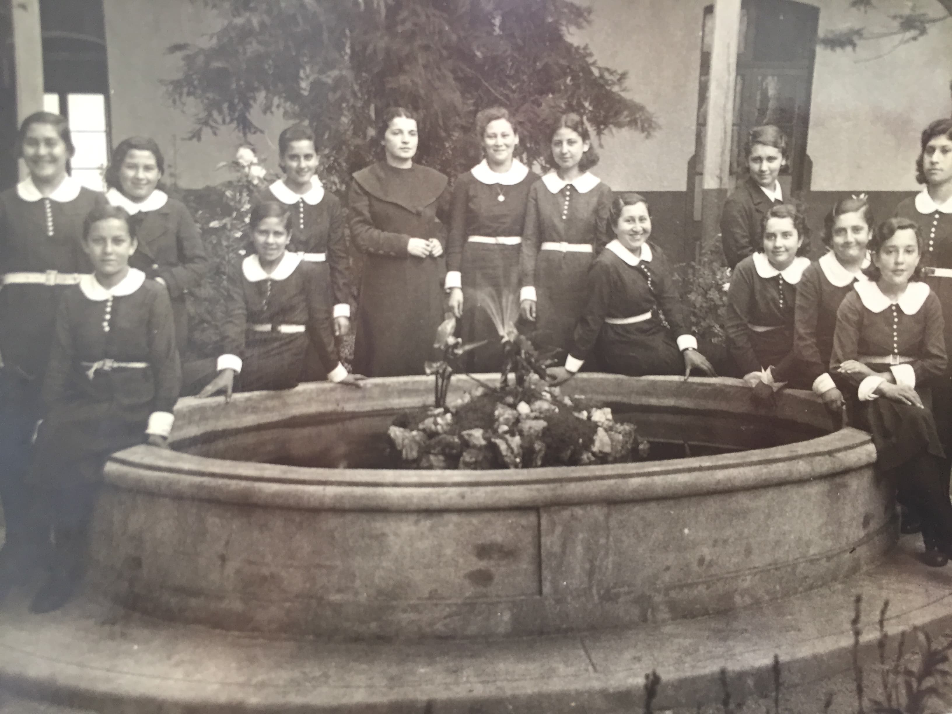 Fuente Colegio Inmaculada Concepción Cauquenes, 1935