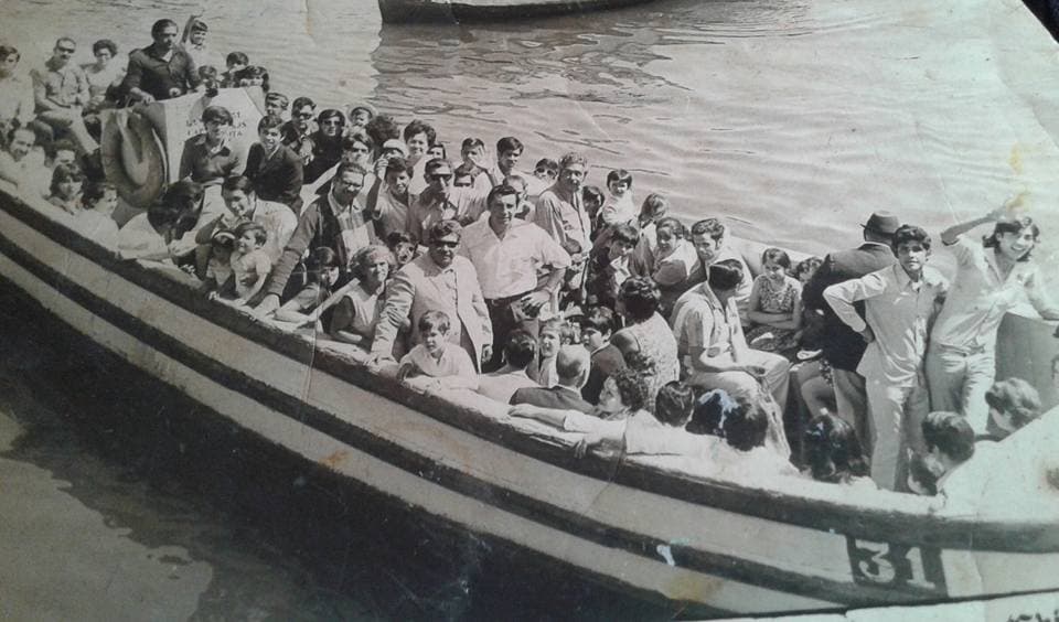 Paseo en lancha por la bahia de Valparaiso, 1973