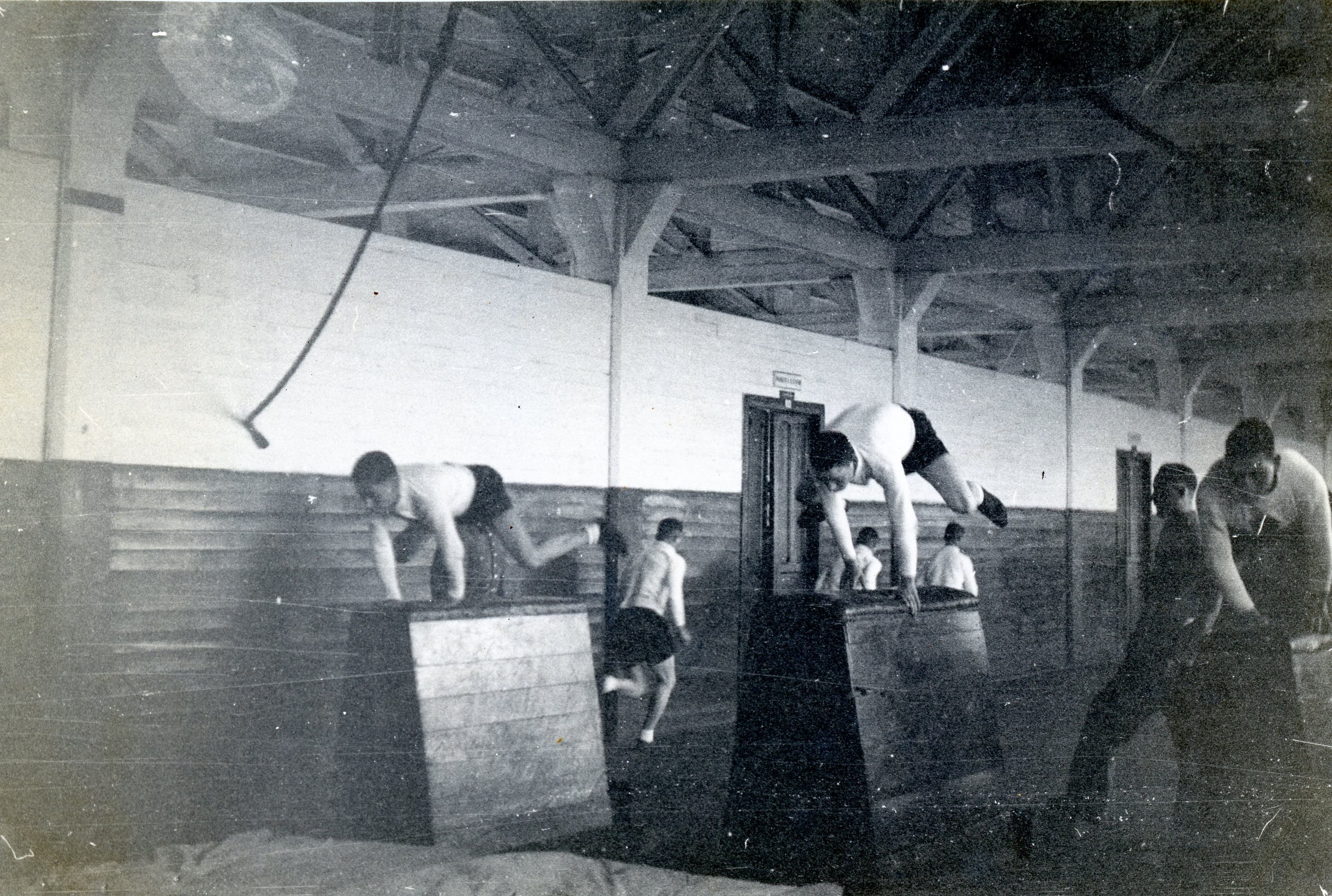 Revista de gimnasia, 1947