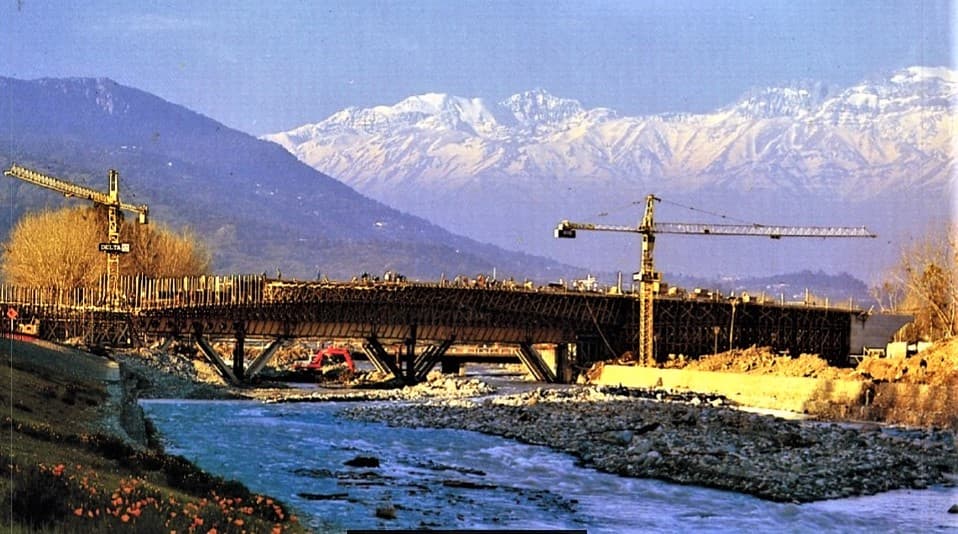 Construcción "Puente Centenario", año 1987.