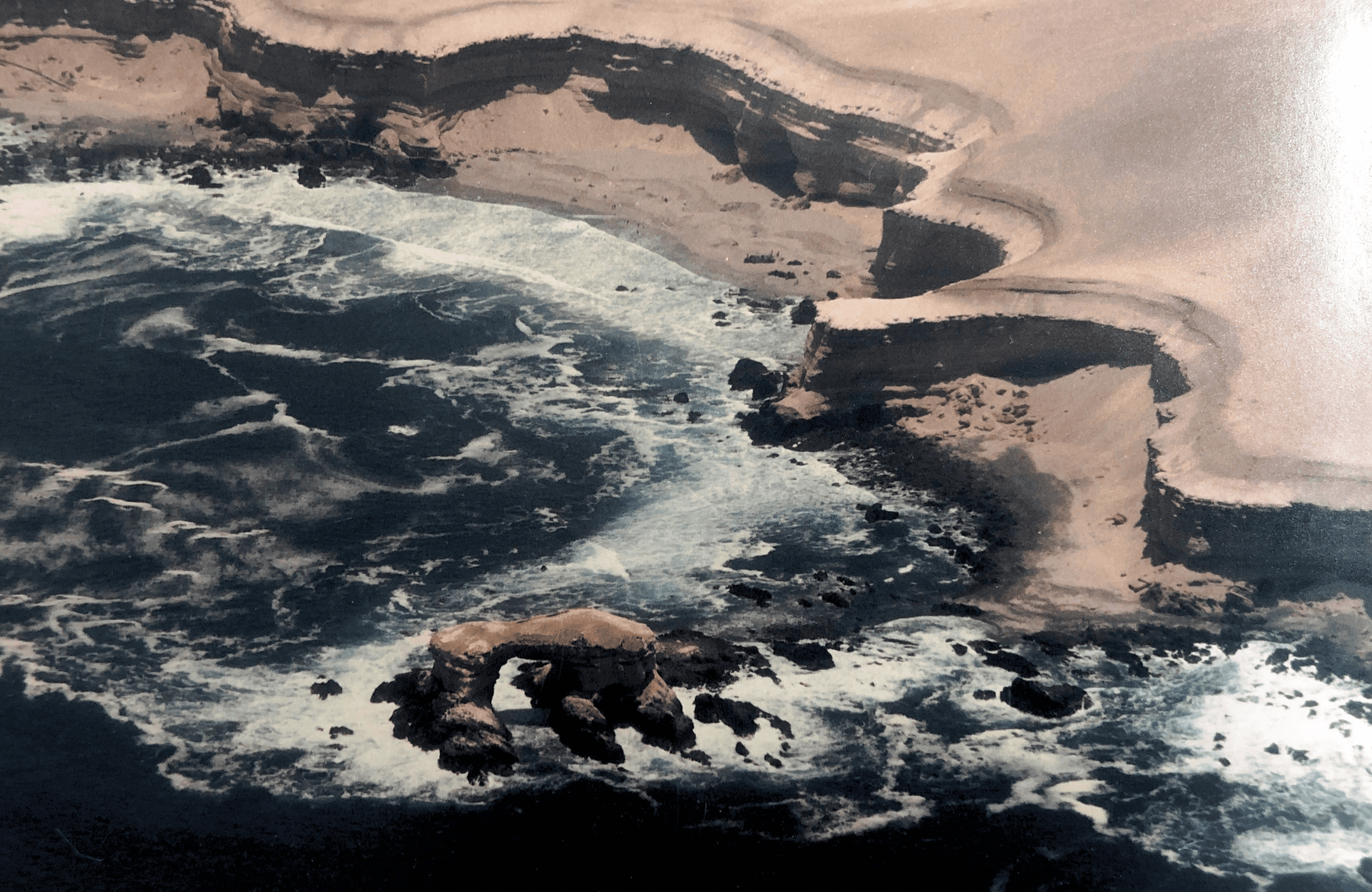 La Portada de Antofagasta desde el aire en 1994