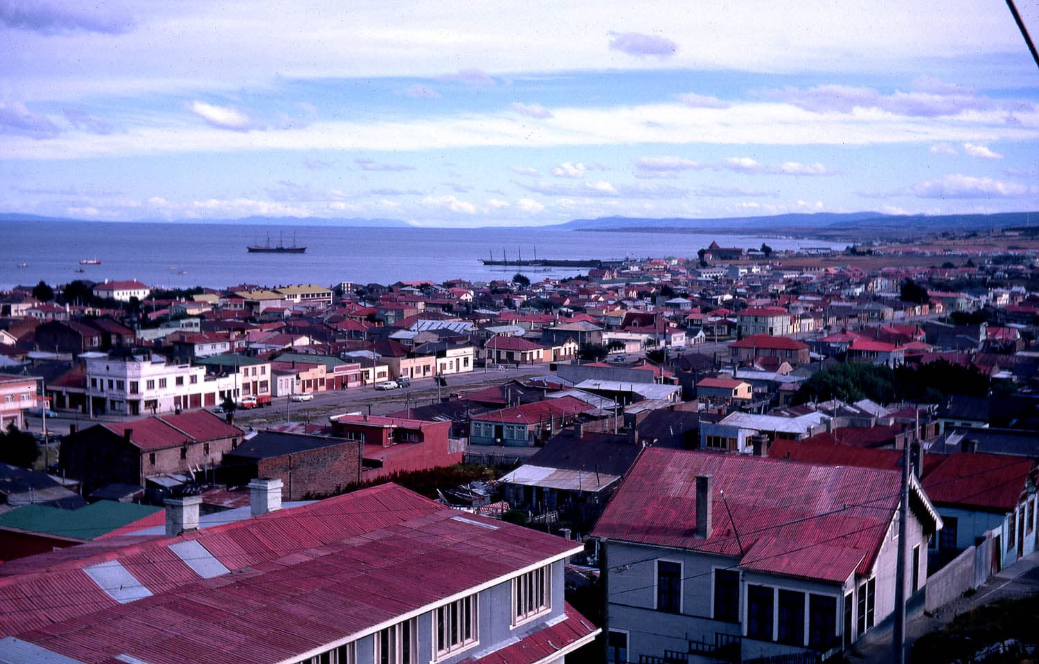 Punta Arenas desde el cerro de la Cruz, 1968