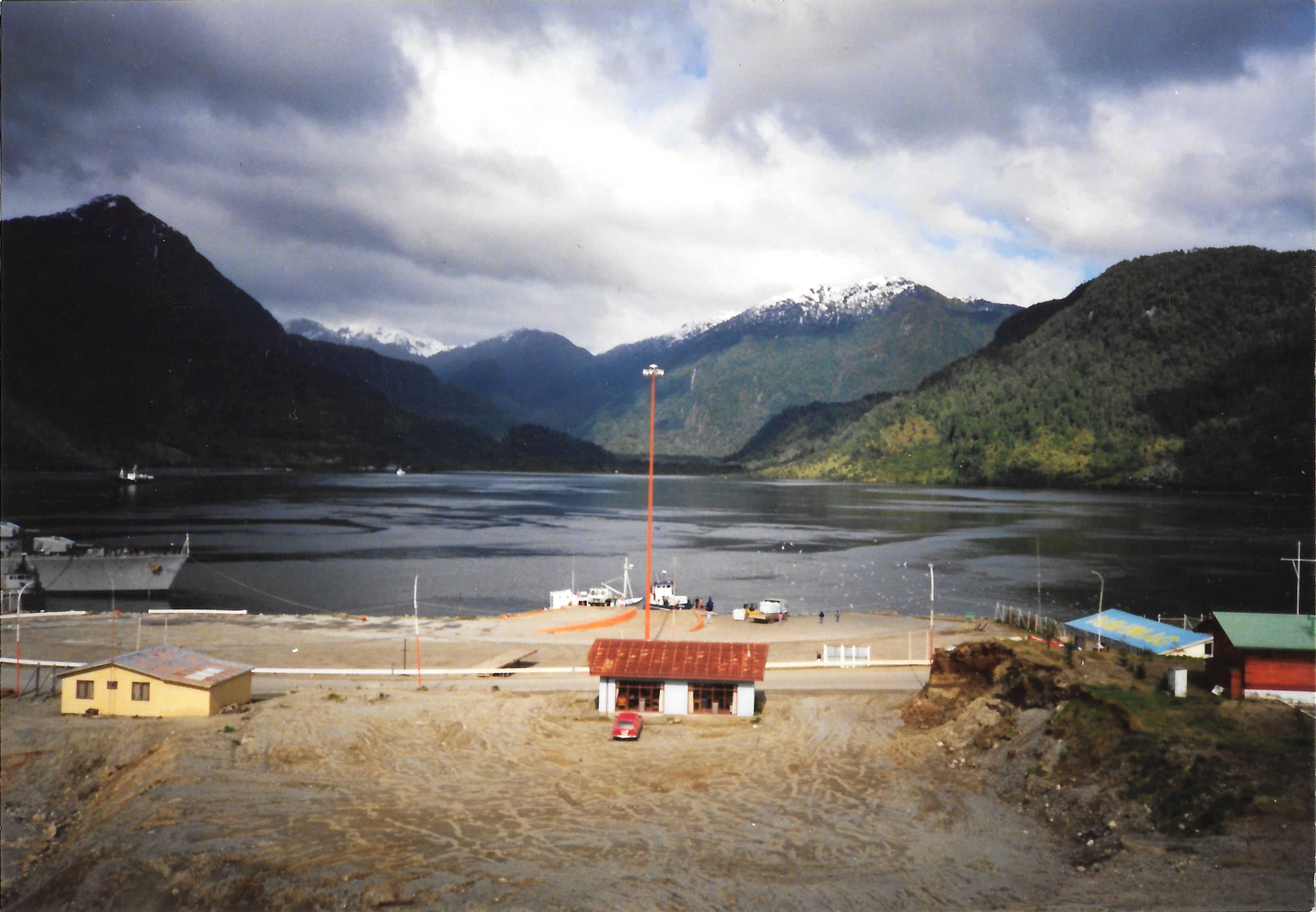 Terminal transbordadores de Puerto Chacabuco en 1992