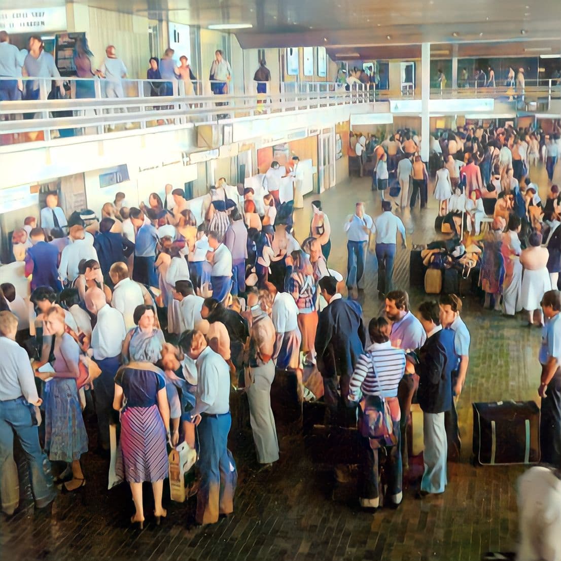 Interior antiguo Aeropuerto de Pudahuel, 1975