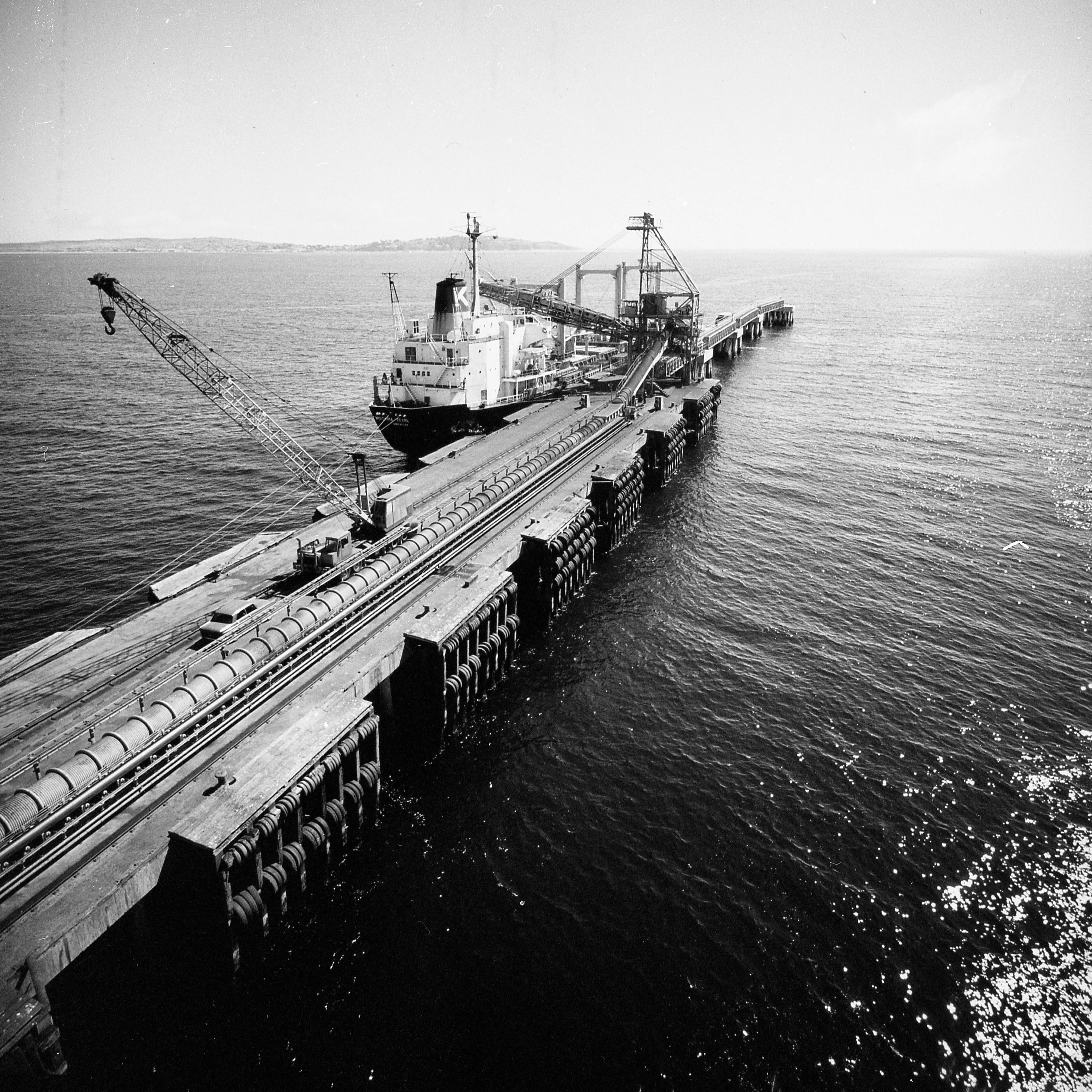 Muelle de Ventanas, 2000