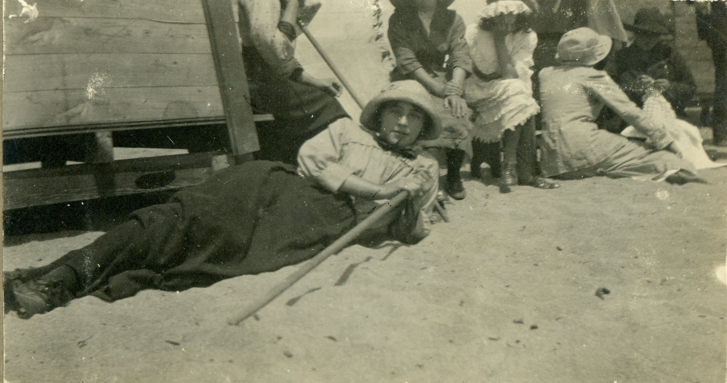 Mujer en playa de Papudo, Febrero de 1913