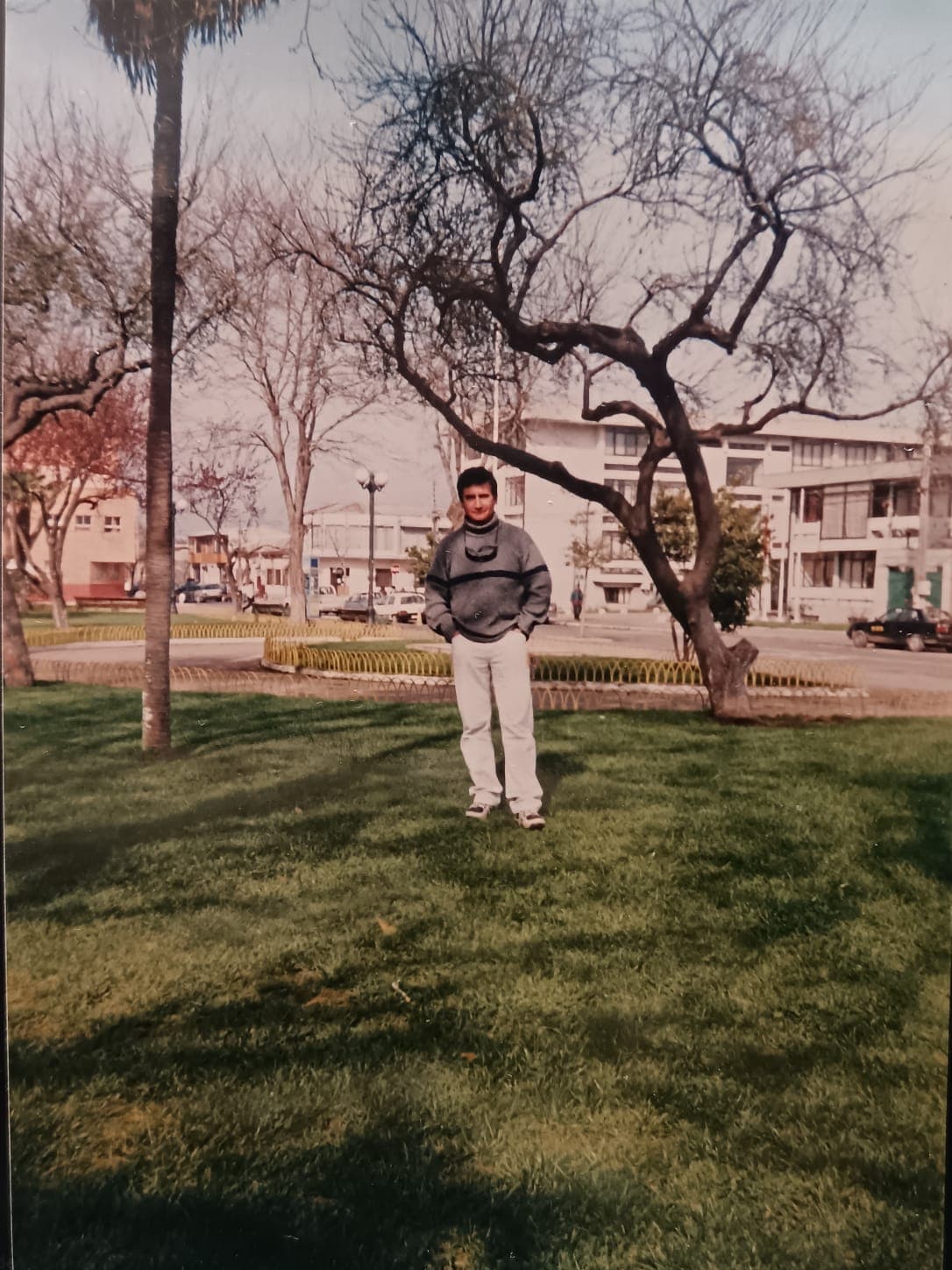Un pausa en la plaza de Coronel, 2000