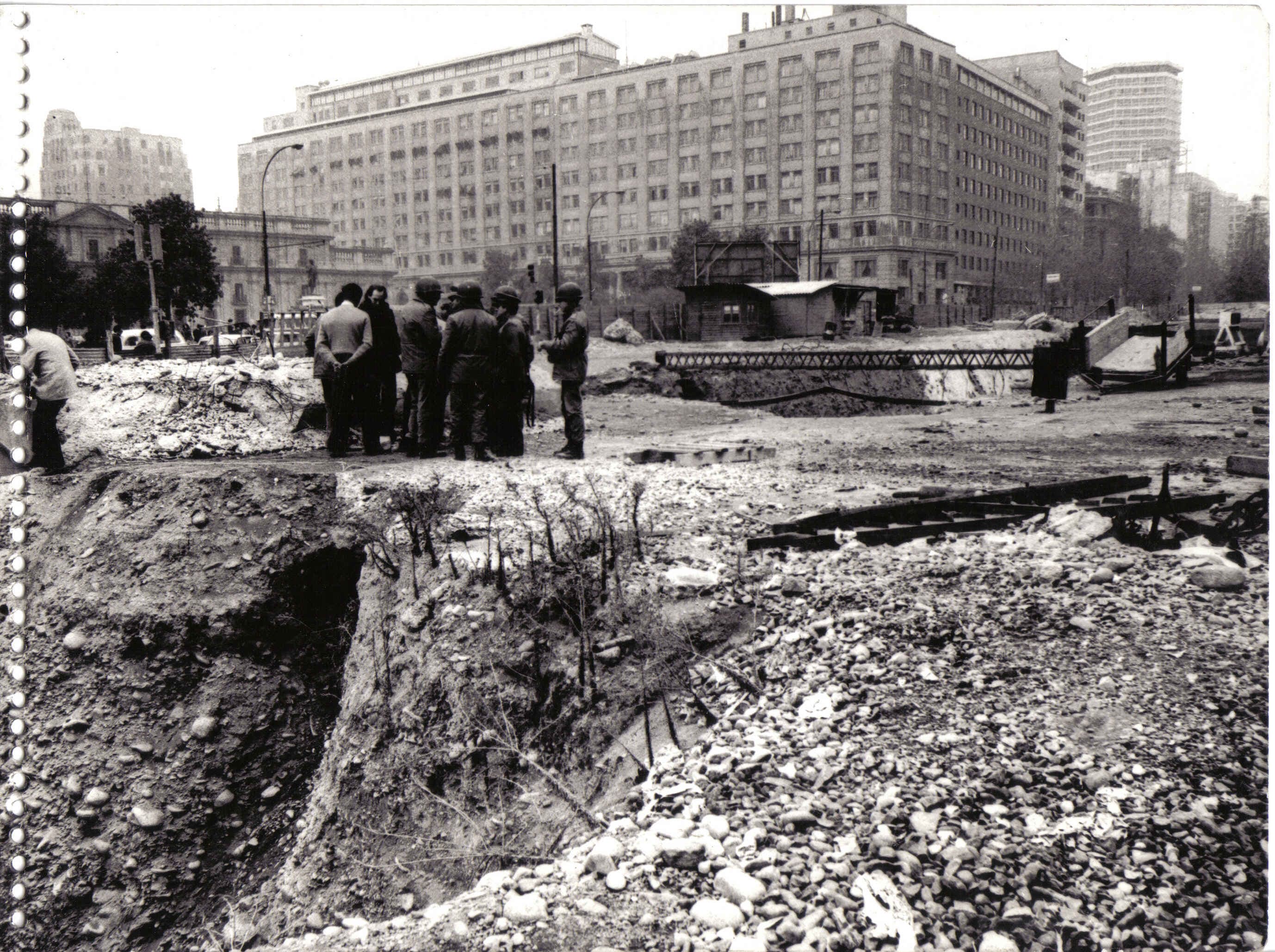Militares en Construcción Línea 1 - Metro de Santiago, 1974