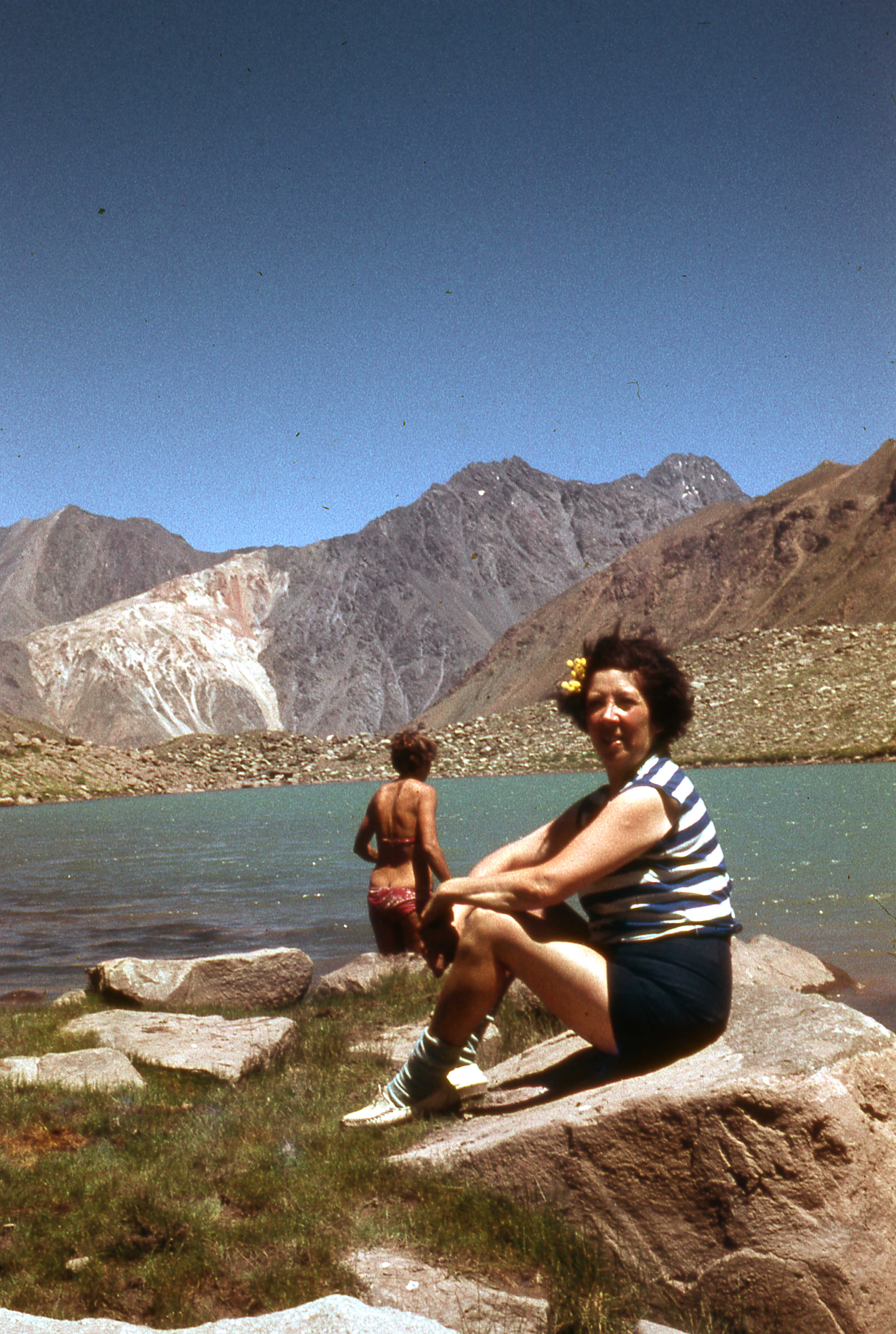Sra Olguita en Laguna del Morado, Enero 1977