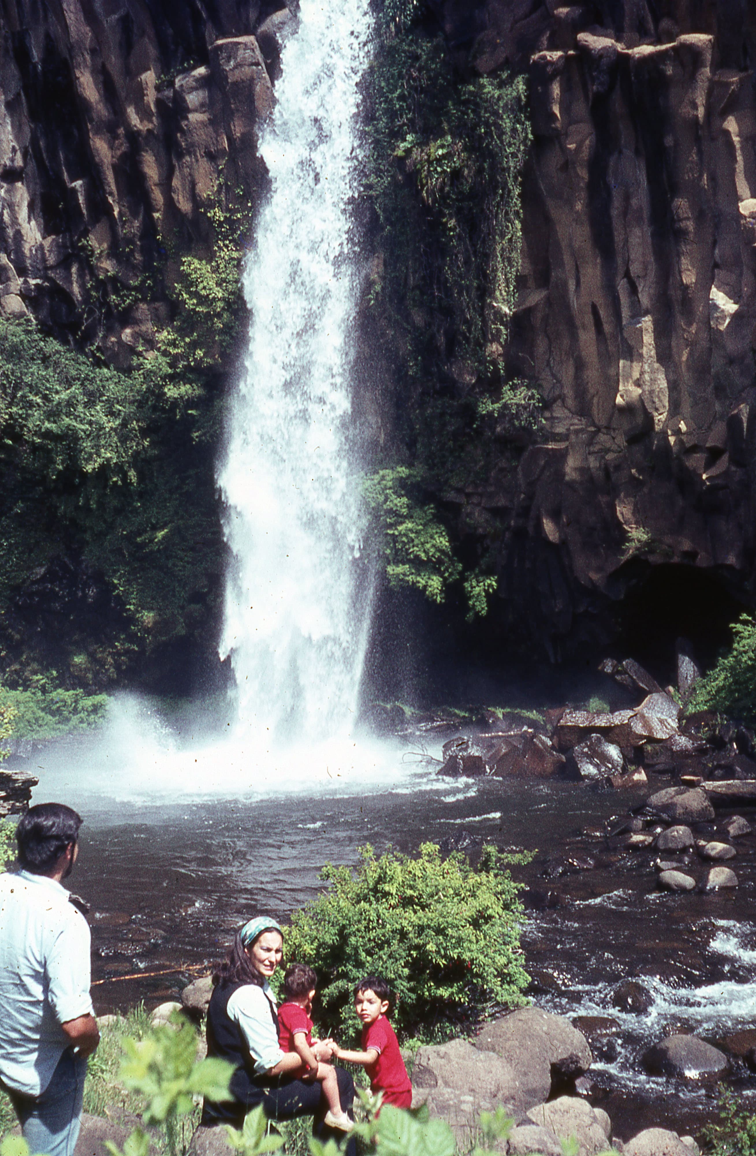 Cascada sin identificar, ca. 1965