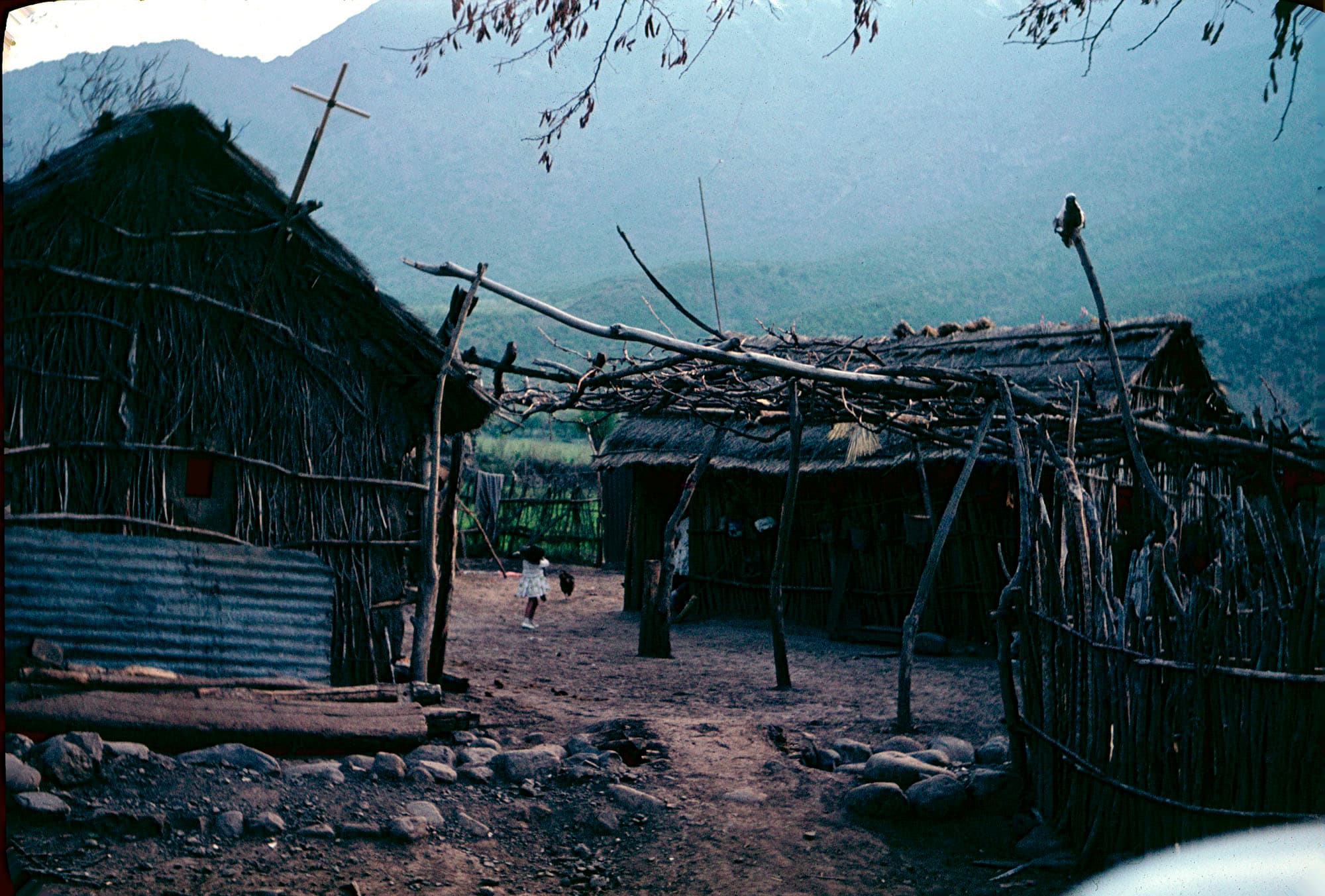 Casa de inquilinos en Fundo el Tártaro, Putaendo, ca. 1964