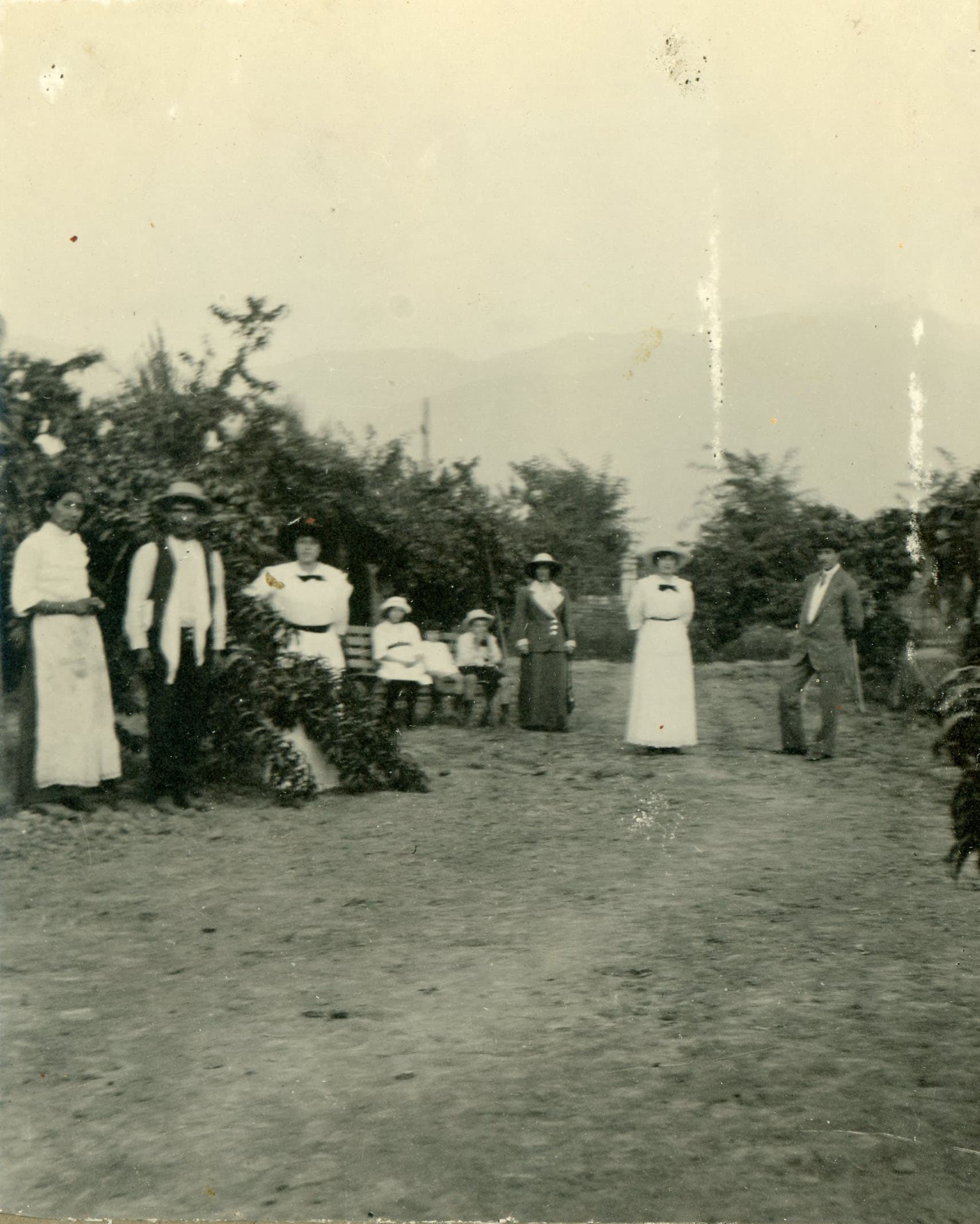 Grupo de personas en Ñuñoa, Marzo de 1913