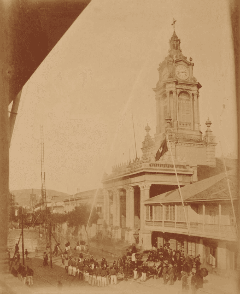 Actividad de bomberos en Plaza Victoria, Valparaíso, 1890