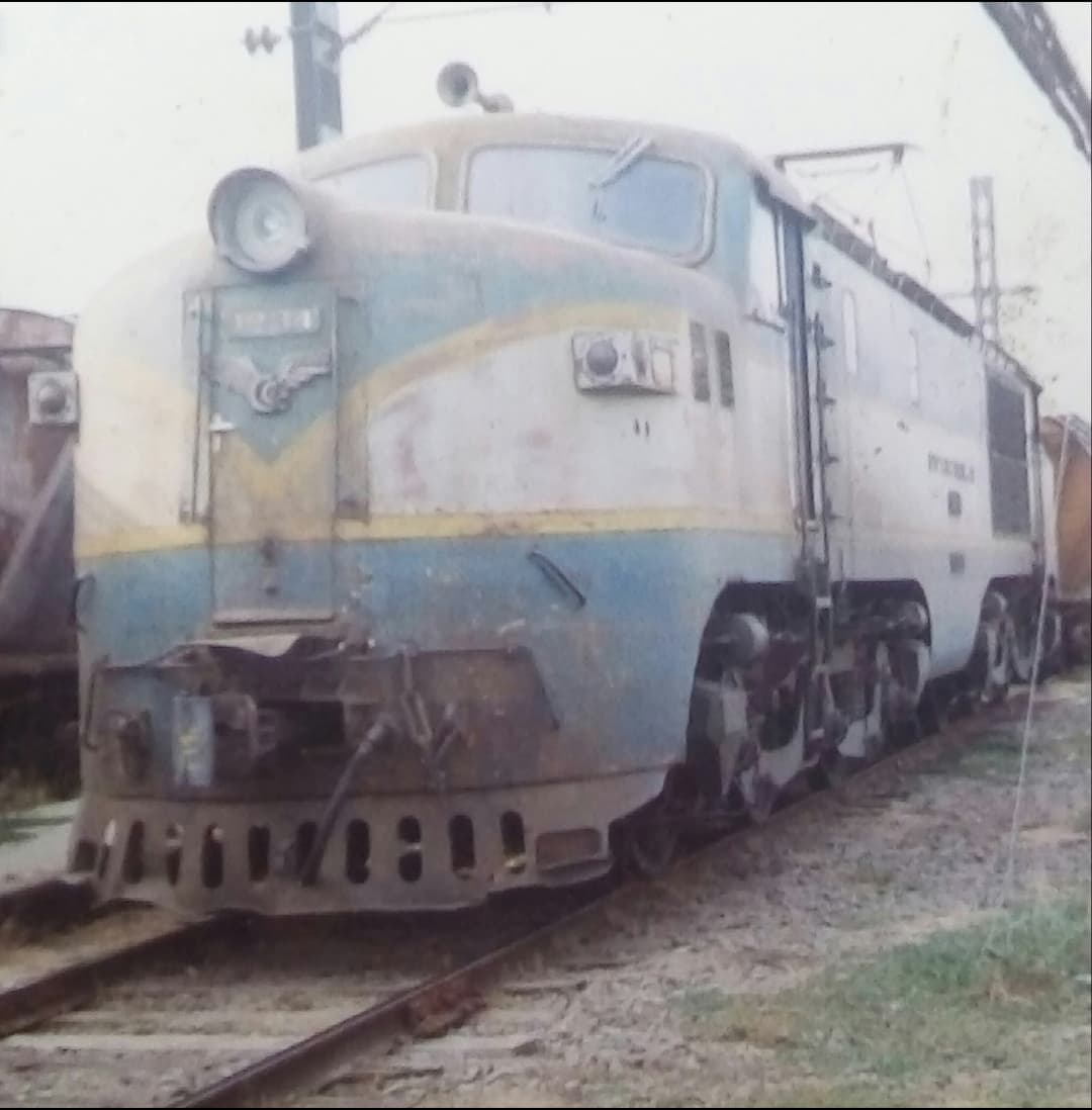 Locomotora de origen italiano en Chillán, 1994