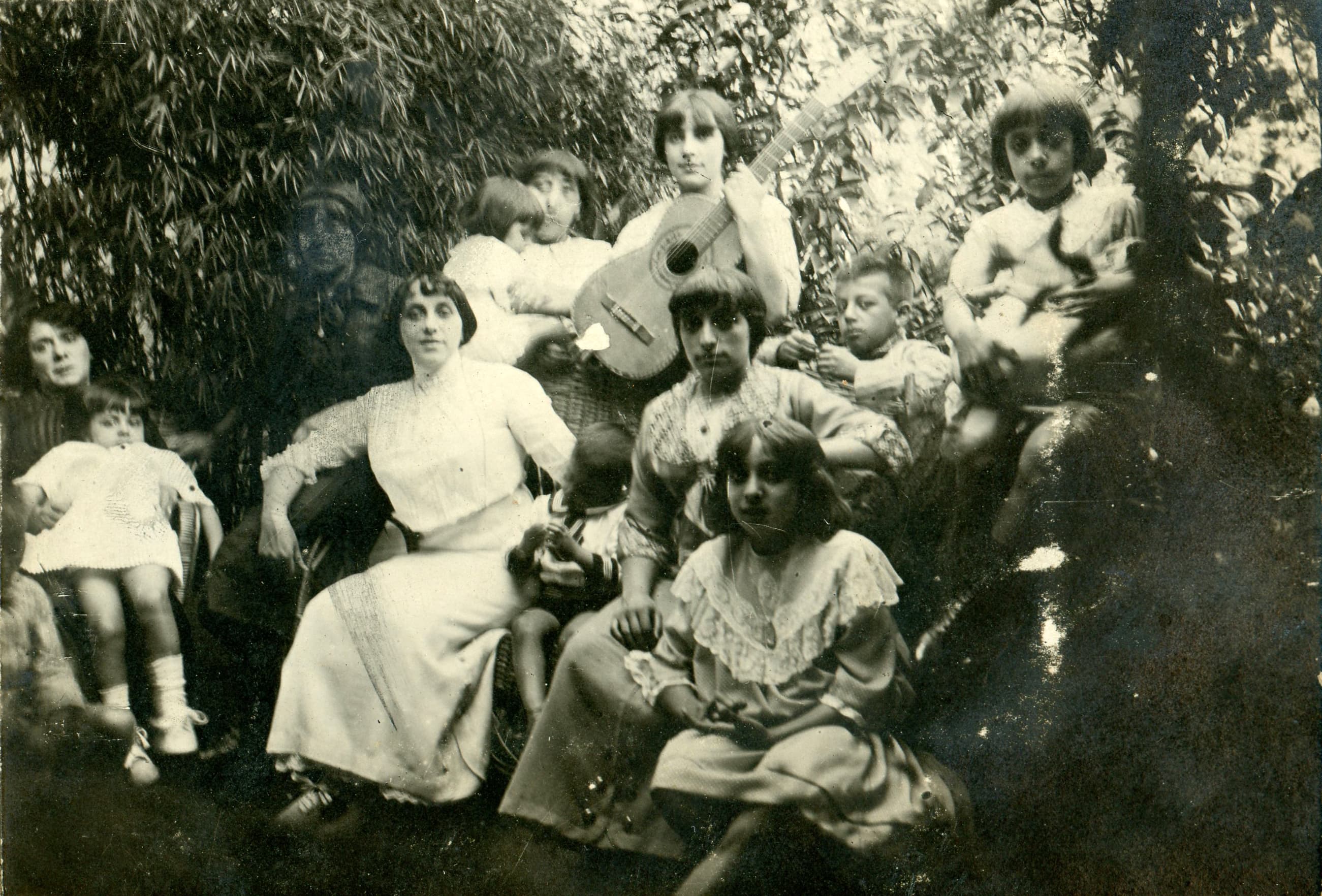 Mujeres y niños en Limache, Febrero de 1913