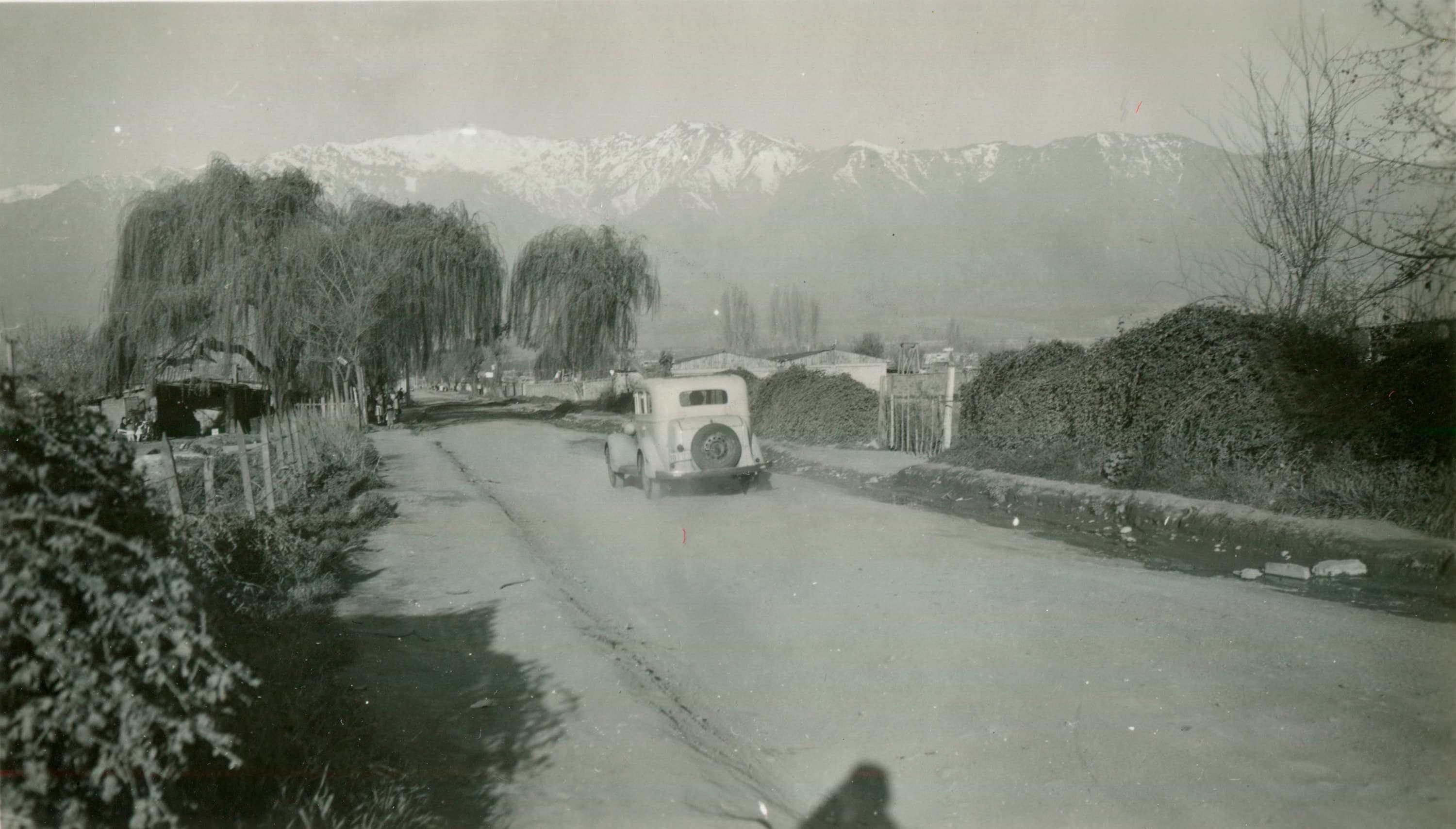 Santiago, sector Macul, vista hacia la Cordillera, ca. 1955